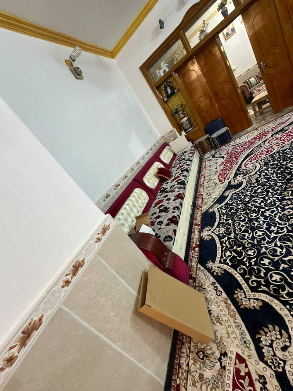 ديوان • ٢٠ مقعد • ١٠ متر