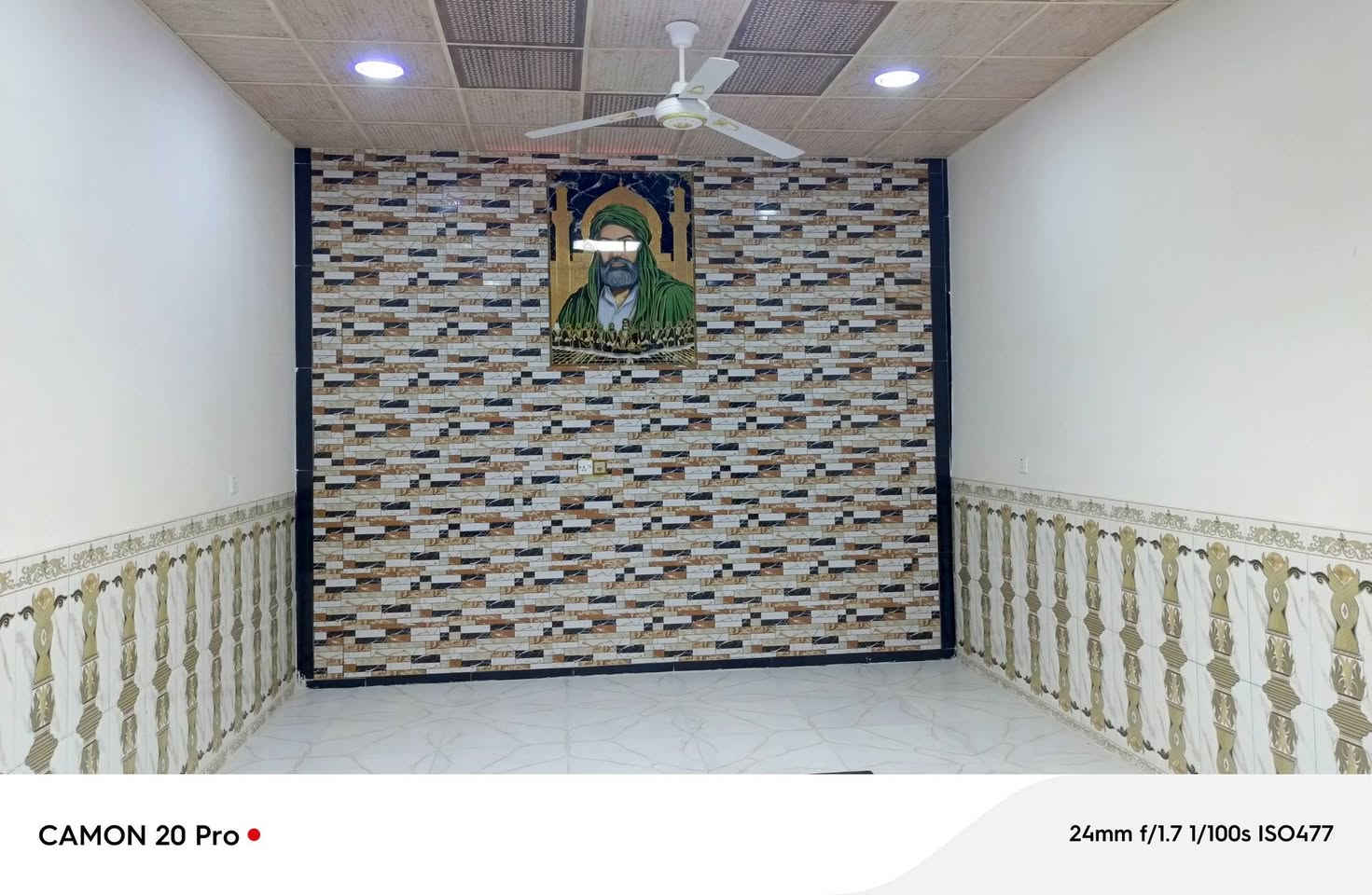 سلام عليكم 
بيتين طابو  طبك للبيع ذو مساحه 450 ركن شارعين 
 كل بيت يحتوي على  غرفتين 4 ف 5 وصاله 8 ف 4 وديوانيه 7 ف 4 ومطبخ 5ونص ف 4  وصحيات داخليه وخارجيه و محلات عدد 3 العنوان صوب بني ركاب نهاية المشروع قرب مدرسة الحشد 
للاستفسار اتصال ع الارقام التاليه ***********
الرقم الثاني ***********
