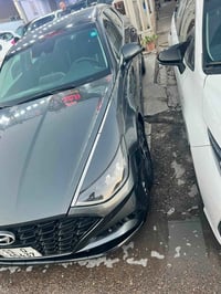 سوناتا هايبرد امريكي  موديل 22 ماشيه 45 فول عدا الفتحه هايبرد حادثها س...