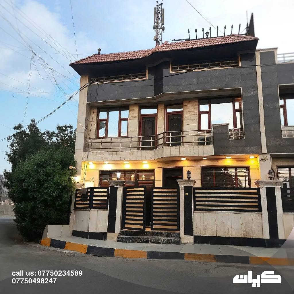 🔻دار ركن على 3 شوارع للبيع – المنصور، منطقة سكنيه 📍
- على مسافة قريبه من فلكة ابو جعفر، في حي سكني

⬝ المساحة: 90m
⬝ الواجهة: 9m ، نزال 10m 
⬝ السند: طابو ملك صرف
⬝ البناء حديث
🔸طابقين "والطابق الثالث يحتوي على جلسة عائليه، ومخزن"

— يحتوي الطابق الأول على: كراج سياره جانبي + غرفه + صالة + استقبال + مطبخ + مغاسل
— يحتوي الطابق الثاني على: 3 غرف نوم + صالة + مغاسل 
الطابق الثالث سطح + مخزن 

لمعرفة السعر علق برقم (1) 🔻
،للتواصل والاستفسار الاتصال على الرقمين:
*********** ➦
*********** ➦ بغداد, العراق

نص مكتوب في الصور:
- call us: ***********
- ***********
- كيرات
- call us: *********** *********** كرات