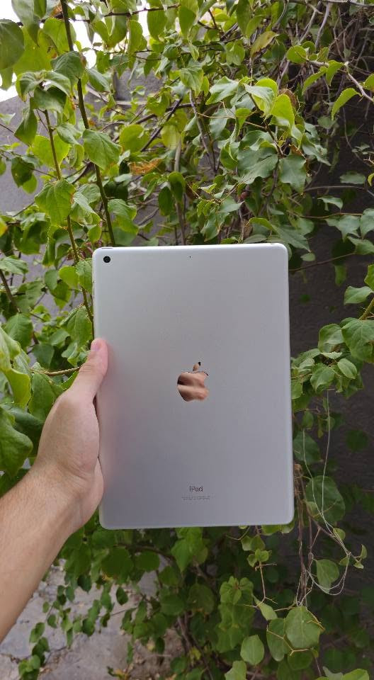 للبيع iPad 9 الجيل التاسع – نظافة ممتازة جداً 🔥
 Apple iPad 9th Generation
📱 الذاكرة: 64GB
🔋 صحة البطارية: 90%
🔄 دورات الشحن: 262 دورة
✨ الجهاز نظيف جداً ومحافظ عليه مثل ما واضح بالصور
✅ أصلي بالكامل وما مبدل بي أي قطعة
✅ ما مفتوح صيانة
⚡ أداء سريع وممتاز لان ما استخدمته للالعاب ولامره
🎓 مثالي للدراسة والمحاضرات
🎬 ممتاز لليوتيوب والأفلام والتصفح
✏️ يدعم Apple Pencil
🔐 بصمة Touch ID
🔎 الجهاز متاح للفحص الكامل قبل الشراء والفحص حق المشتري.
💰 السعر: 285 دينار عراقي 
رقمي : *********** ناصرية, ذي قار
