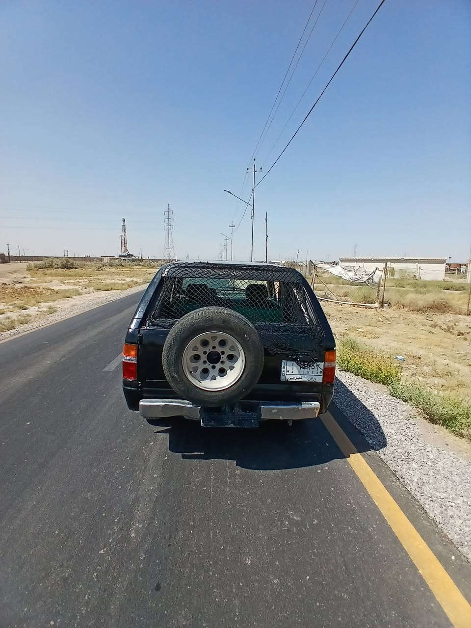 سلام عليكم سيارة للبيع سازوكي مديل 95 كير جديد محرك بي بخار شوية بس نشط تخم تاير كهربايات كلهة شغالة دوشمة جديدة قبل سبوع شديتهة   كشر معمر جديد رقم ديالى الماني سنويا نافذا سعر29بيهة مجال الاستفسار ***********العنوان بغداد جسر ديالى الكرغلية
