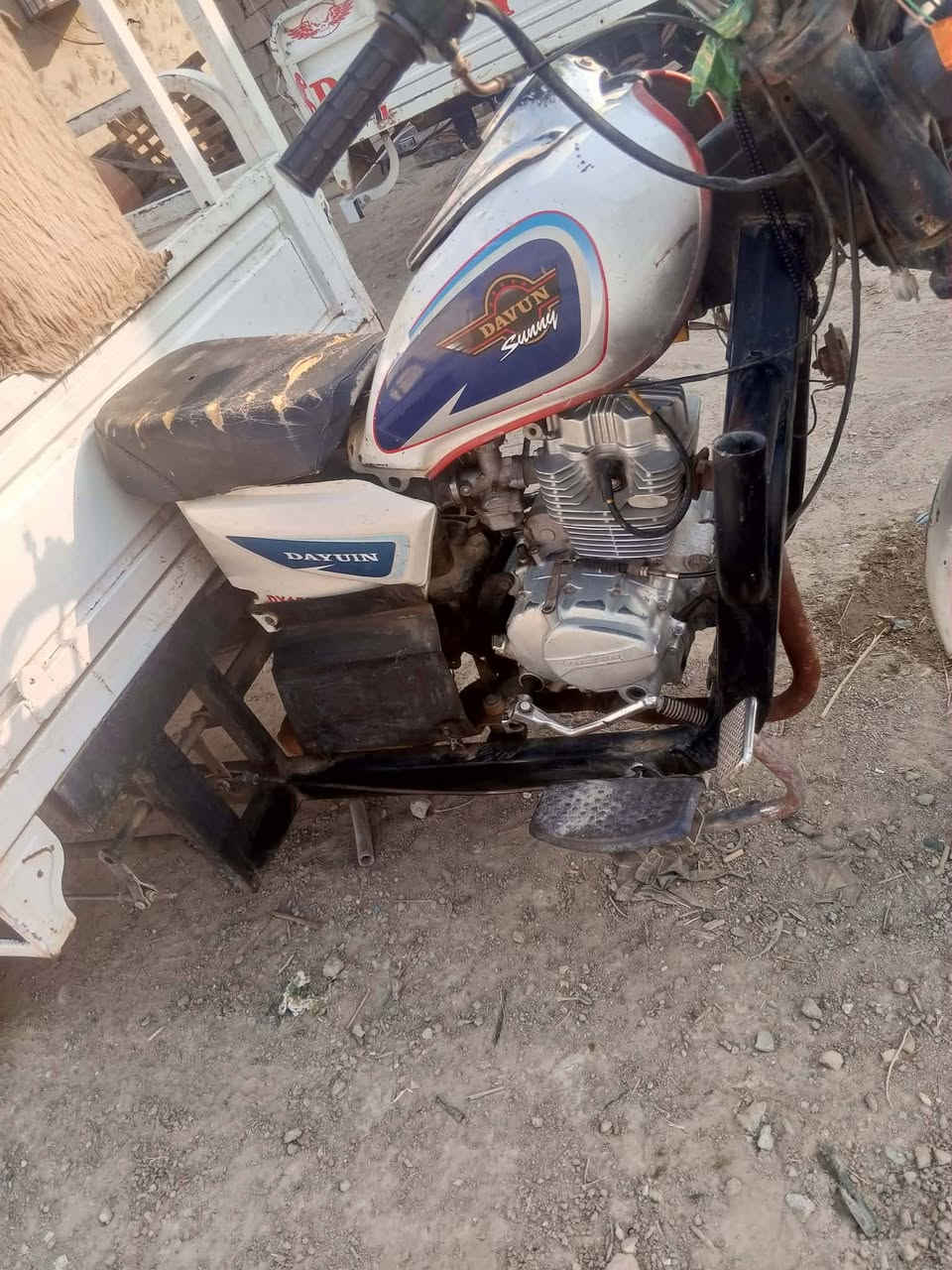 سلام عليكم ستوتة البيع موديل 20اورق صولي محرك مفتوح مكان ناصرية مركز سعر 1450وبيه مجال ***********
