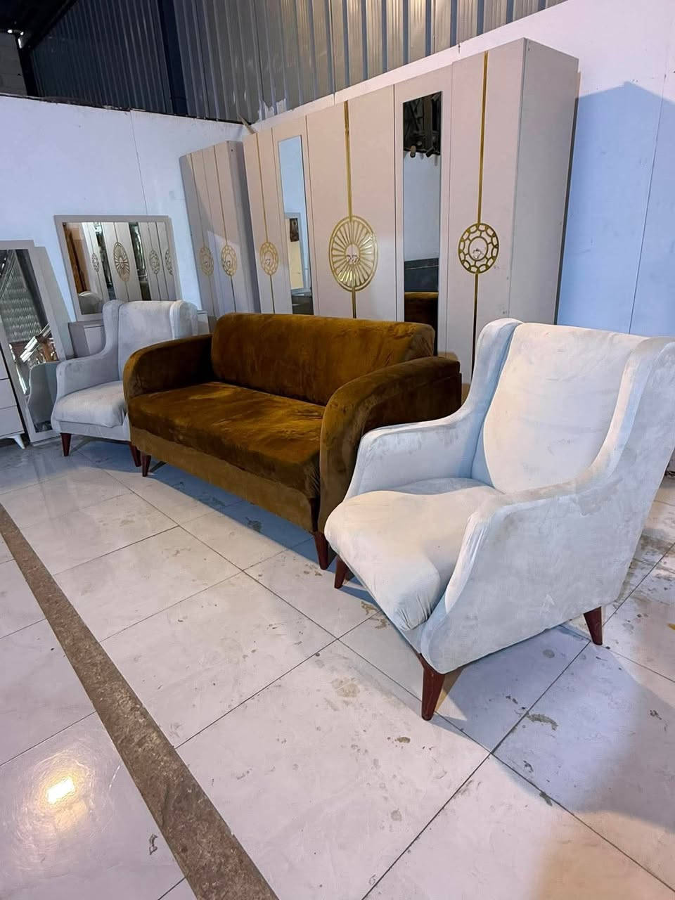 🛋️ تخم تركي خشب ثقيل 🇹🇷

✨ تخم خمس مقاعد
✨ خشب ثقيل ومتين
✨ قماش وتره بروه
💰 السعر:   350 ألف قفل
تواصل ويانا عبر واتساب***********

🚚 التوصيل داخل بغداد مجاني

