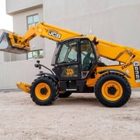 رافعة JCB • موديل ٢٠٠٨ • مكفوله صبغ وفطر