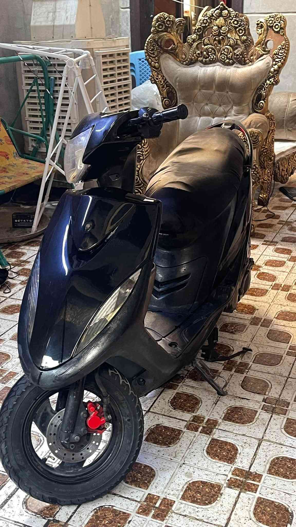 السلام عليكم 
شباب ماكس عدله للبيع او مراوس ب سكنس فحل نوزل 
دراجه مكينه بلاديه نكر سلف هندر ماشاء الله 
دراجه كهربائياتها كلها شغاله من الطول لطول كلاجات رياضي شلعه بطناش الدراجه خير من الله 
السعر ٦٠٠ وبيها مجال المكان كاظميه 
الرقم *********** فقط واتساب
