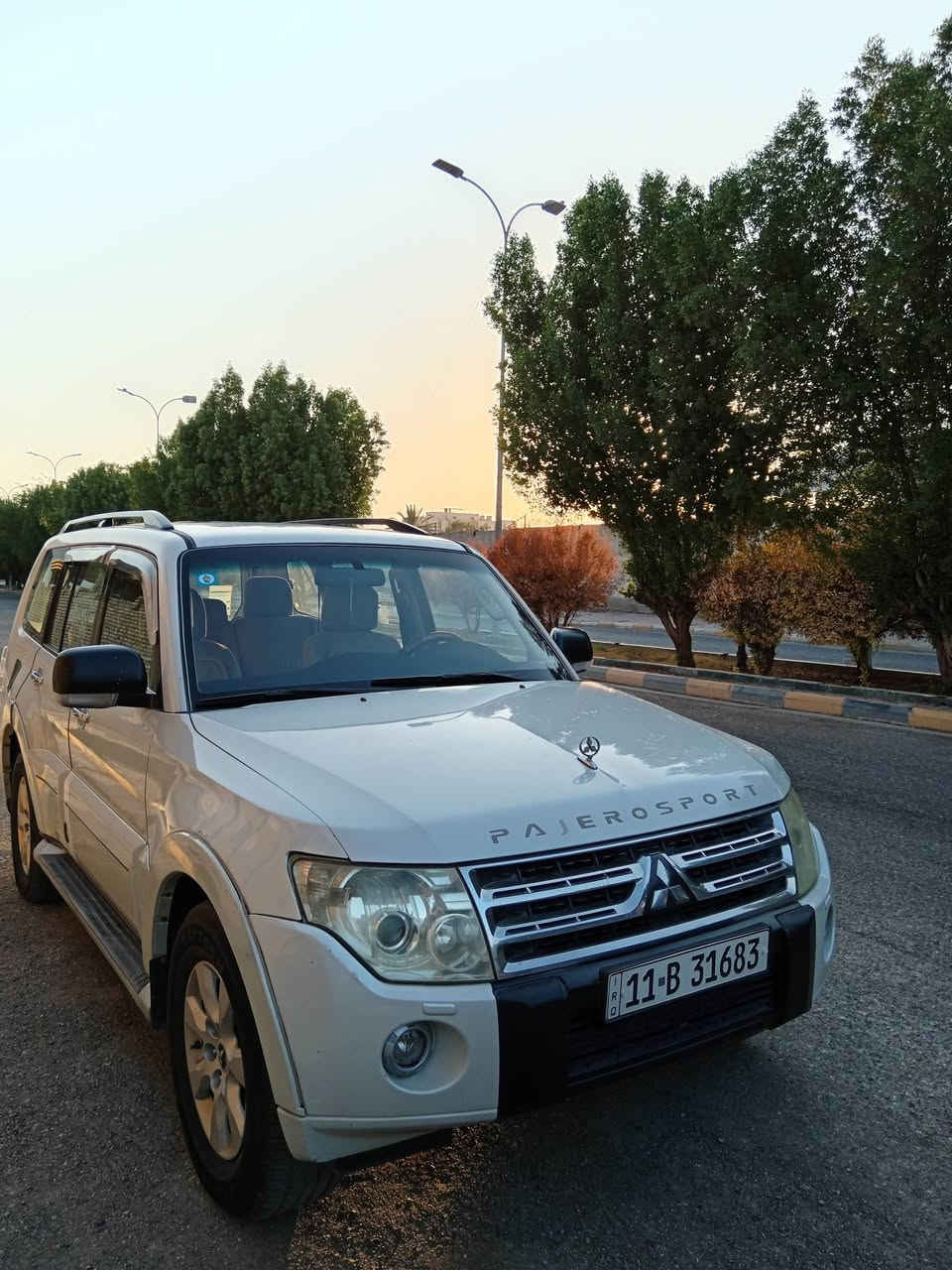 ميتسوبيشي باجيرو حبتور 🇯🇵
الموديل:2010
المحرك:3500
المواصفات
شاشة اندرويد
تبريد قطعتين
تدفىه تبريد
نظام صوتي دمام
سلايد روف
حساسات خلفيه
اضافة مروحة تبريد اضافية
4WD
زراكات امامي مازدات
كشنات جلد
تخم تاير جديد
صدر حالته جيده
عمل طسات دشبول
محرك وكير والكشر على فحص
السنوية نهايه ل 2026
الرقم الانكليزي الحديث
رقم بغداد
مكان السيارة في محافظة واسط مركز المدينة
السعر 145 وبيها مجال للتفاوض بعد المعاينة
الهاتف:***********
متواجد في الماسنجر والواتساب والاتصال
ملاحظة//توجد طخة في خشم الجاملغ الامامي الايسر وطخه اخرى في جاملغ الخلفي الايسر طعجة على كد شبر
