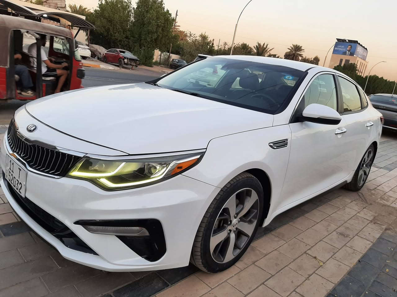 موديل 2019
سنوية جديدة بأسمي
ماشية 69 
حادثها من امريكا كما موضح في الصورة
وهنا بلعراق بيها طخه بلبنيد فقط
مكان السيارة/بغداد/الدورة/شارع كفاءات الصحة
سعر 135
***********
