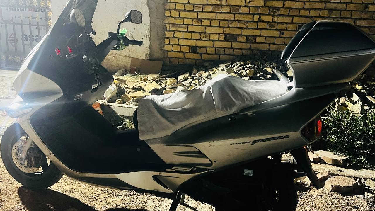 سلام عليكم دراجه فورزه 06 بلواقع احله من صور بعد
مكينه مكفوله 

كفرات مكفوله 

دراجه كله بلاديه ومكفوله 

مكاني كوت مركز 

السعر  800

رقم واتساب ***********
