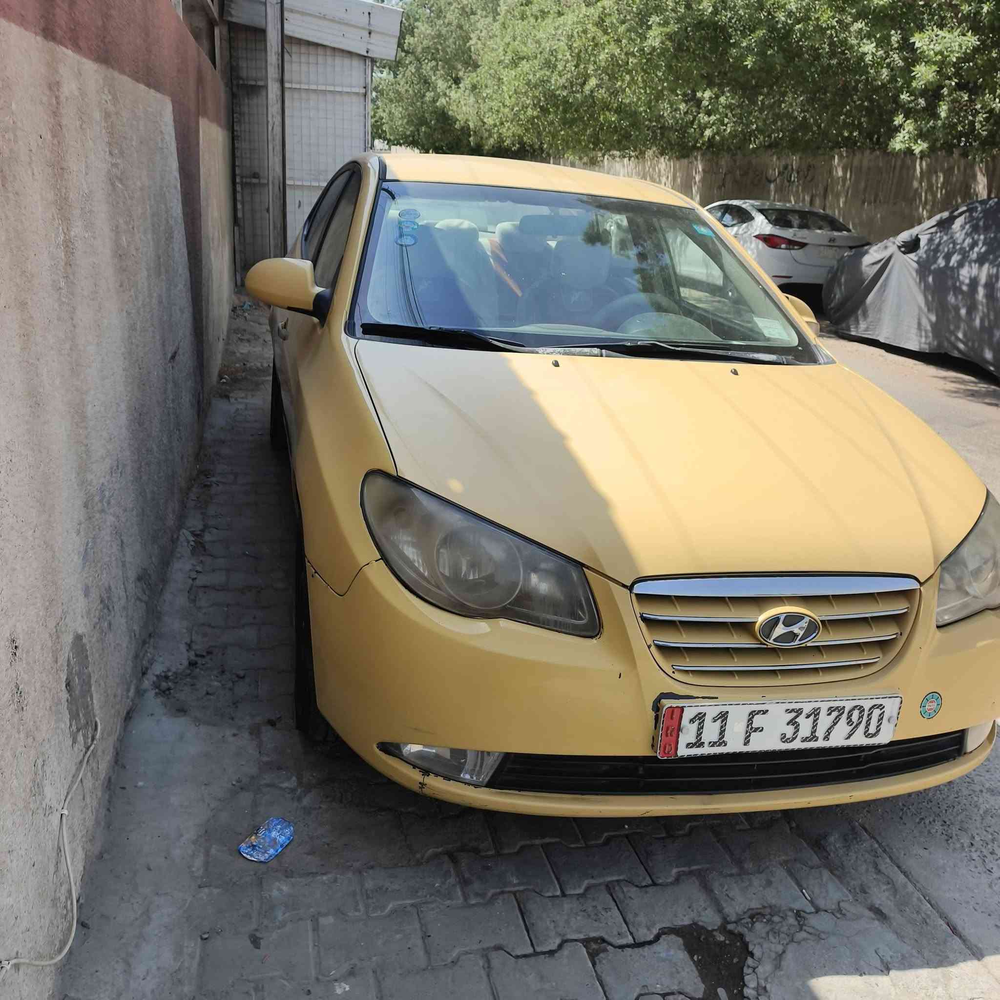 السلام عليكم
النترا أمريكي موديل ٢٠٠٨ حادثها جاملغ وبنيد بدون دواخل  وبيها يم البكلات طخة خفيفة 
كير مكينة تبريد باتري خير من الله 
رقم بغداد بسمي  ب 80 وبيها مجال  مكان بغداد 
  ( *********** )
