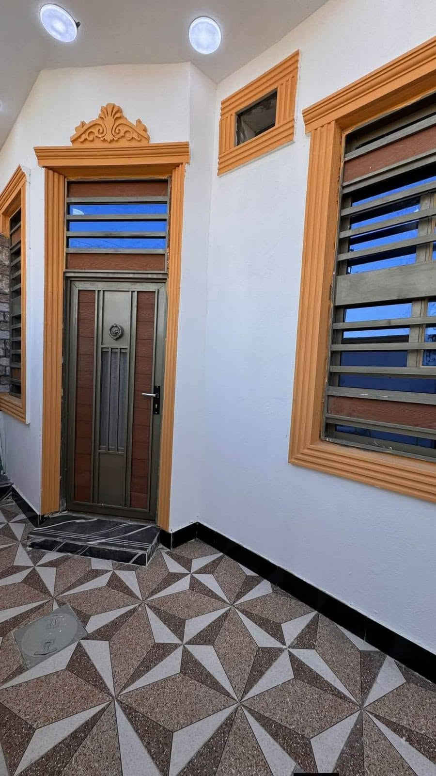 4 بيوت للبيع ب61 مليون
4 بيوت للبيع جدد تسليم مفتاح
 
مساحة كل بيت 100 متر 

يحتوي كل بيت على

غرفتين
صالة
استقبال
مطبخ
صحيات داخلية
صحيات خارجية

شارع البيوت 10 متر

منطقة كاملة الخدمات من كهرباء ومجاري 

منطقة جديدة وهادئة

الموقع حمدان البز

طابو زراعي عراقي سند 25 

السعر 61 مليون قابل للتفاوض

***********
