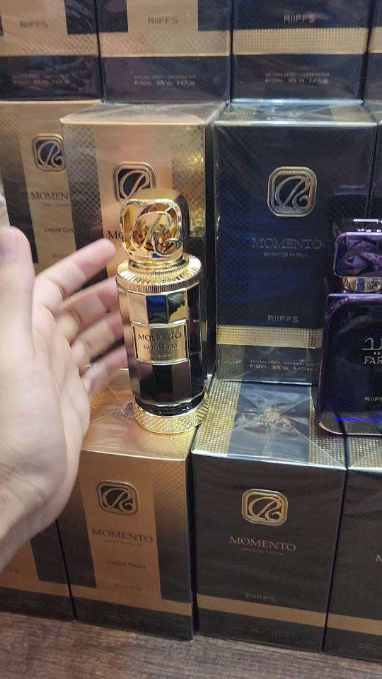 مستحضرات تجميل • مكياج