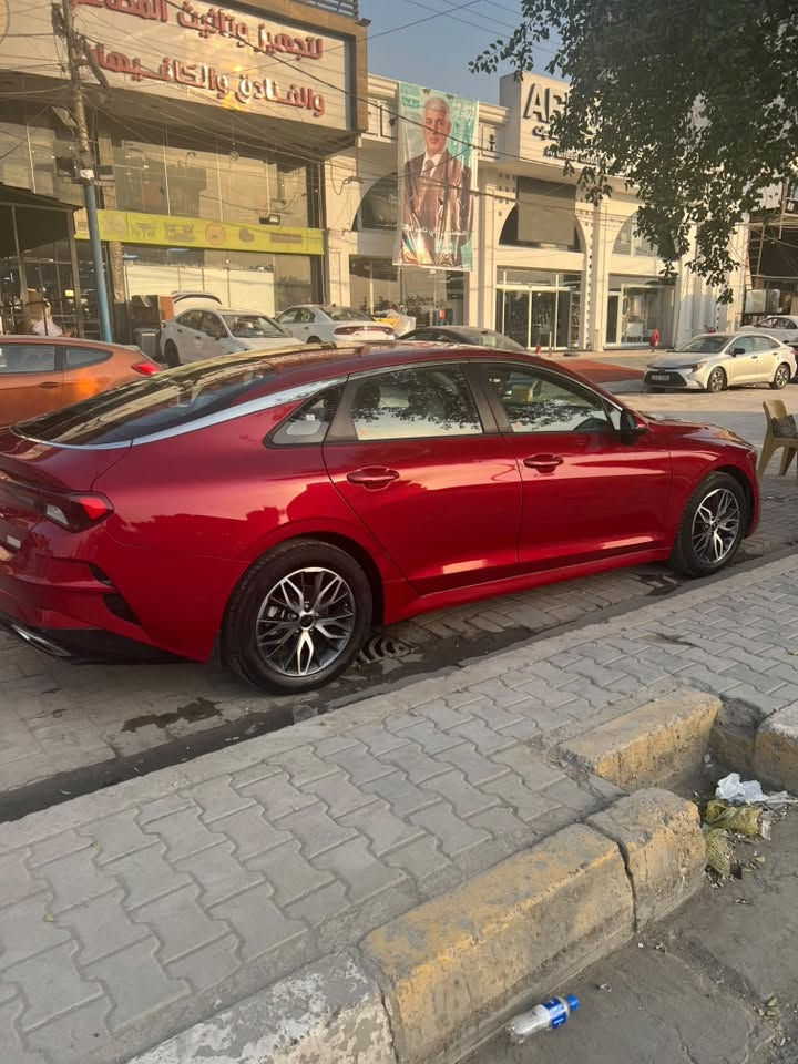 للبيع Kia K5 موديل 2021 خليجي، محرك، سيارة أنيقة واقتصادية ومناسبة للاستخدام اليومي والسفر.
مواصفات عادية 
✅ مكينة  2000  دوش
✅ كاميرا خلفية + شاشة
✅ تكييف 2 قطعة 
✅ مقاعد قماش
ماشية 108,000 كم
الضربات: تكتك داعم جاملغ خلفي يم البانزين  واكو شخطة ٥ أصابع دعامية 
جاهزة للفحص والتجربة 🙂

💰 السعر: [16,800$]
📞 للاستفسار: ***********
