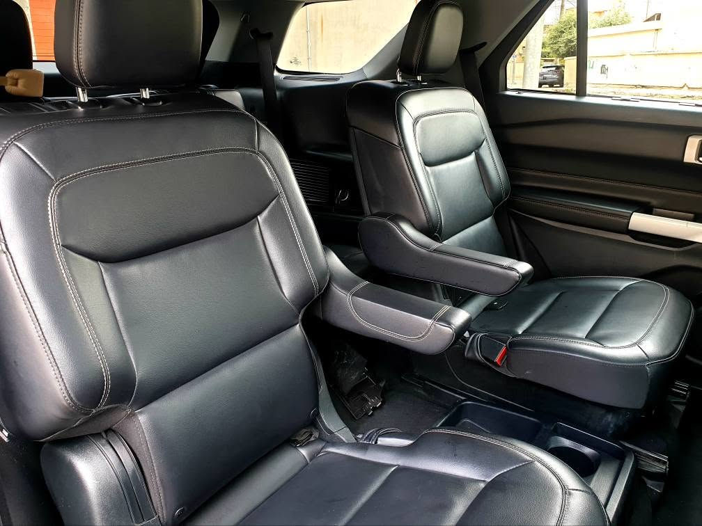 FORD EXPLORER ــ XLT 
مودیل 2021
المسافة المقطوعة 57 mile ـ ماوەی ڕۆیشتن 
محرك اربعة سلندر تیربو مامفتوح 

ــ صبغ : 5 قطع (بونیت + صفحة جهة السائق مع تكمة)
ایرباگات کلها راجعة بلادي شركة و مبرمجة و بشرط .
ملاحظة : یوجد تعدیل بارد بحافة السقف
ــ بۆیاغ : 5 پارچە ( بۆنیت + چوار پارچەی لای سایەق بە شانەوە )
تێ بی نی : کەمێک ساردی هەیە لە لێواری سەقفی 

مواصفات XLT : ) ٥ مود قیادة / بریك بصمة / مقاعد جلد و كهربائي و هیتر / ستیرن هیتر /کامیرا و شاشە / بصمة و شغال / کود بالباب / تحکمات ستیرن فول / لایت اوتو / لایتات فول LED / تبرید مركزی / مقاعد VIP / رادار جانبی )

کیر ـ محرک ـ تبرید ـ تحویل بشرط
رقم و سنویە جدید لـ 2030 

سعر : 165 ورقە و مجال قلیل 

مکان السیارە : اربیل 

***********
واتساب + فایبر أربيل, العراق
