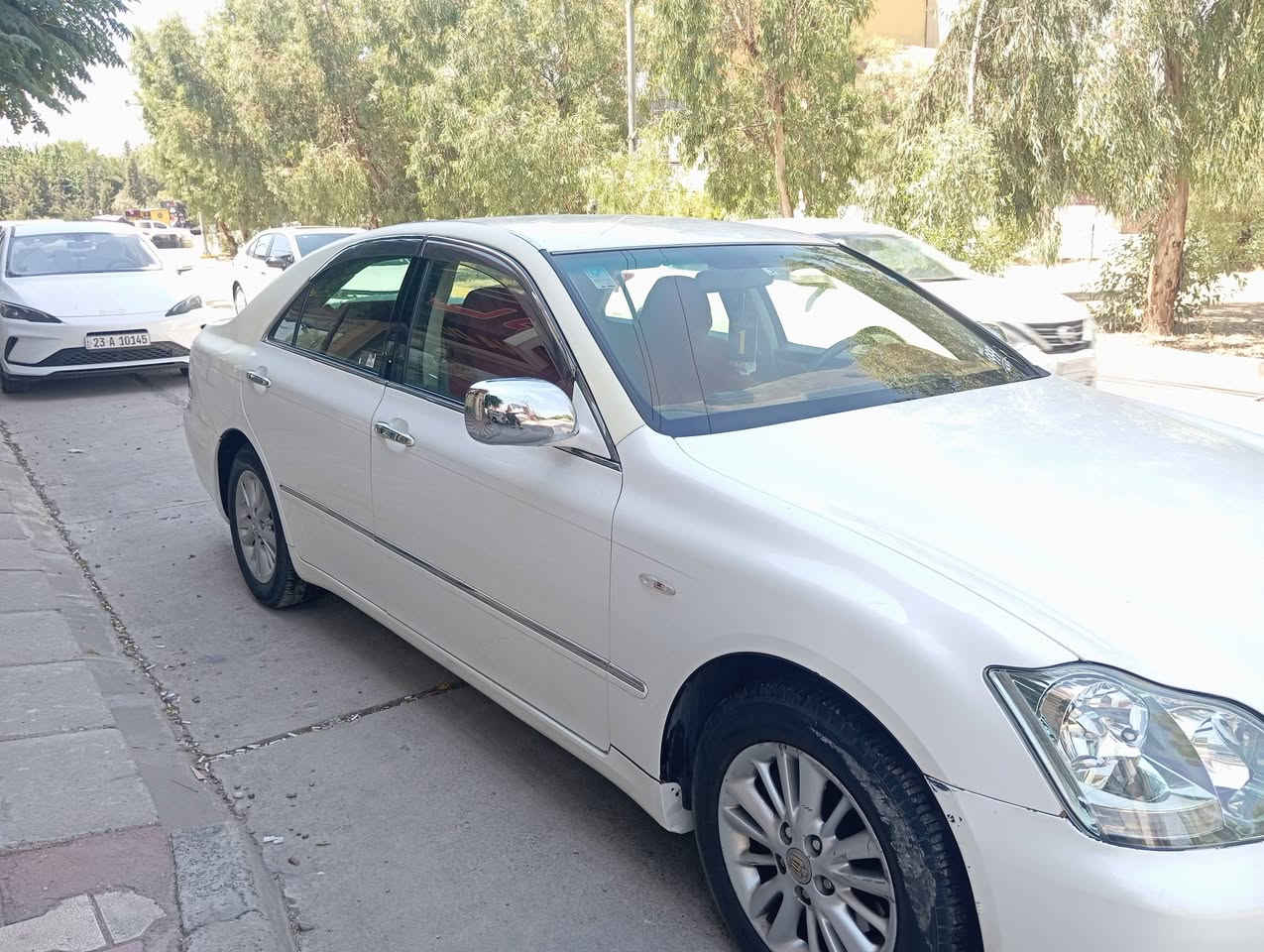 شاهینە موسس
گێڕ و مەکینە بچوک - 180
کەم بانزین خۆر 
کۆد کراوو بەشەرتی بەناو کردن 
تەنها سەقف و جەمەلەغی لای سایەق بۆیاغی ئەوروپایە 
دوو دوگمە 
ناو زەرد 
ڕۆن و بانسەکان تازە گۆڕاوە
4 تایەی تازەی لەسەرە 
196,000 ڕۆشتوە 
دوو بەردی ساڵانسام بۆ داناوە
سعری 53 و مەعامەلە
شوێن سلێمانی 
***********
