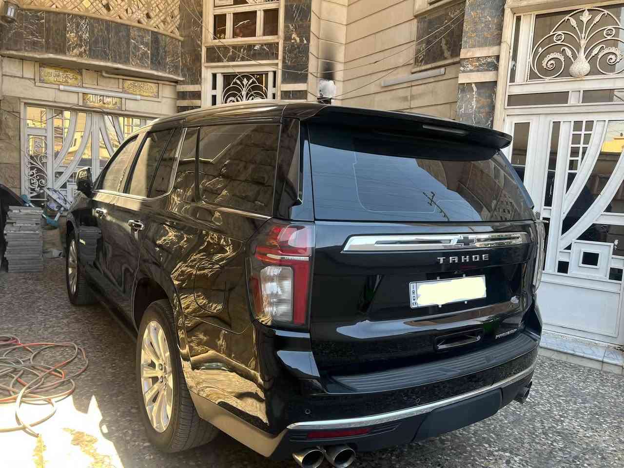 سلام عليكم 

تاهو بريمير2022 خليجي شركة المنصور
السياره مغلفة ppf ب٣٠ ورقه  
 رقم شمالي بأسمي وعليها تضليل من المرور 80‎%‎
ماشيه : 125 الف كيلو متر 
. مواصفات السيارة فول 1/1
محرك 8 سلندر 5300cc 
كير اوتوماتيك من 10 سرعات 
تدفئة ستيرن 
جكات رفع السياره
داتا شو 
عداد الكتروني
داخل جلد + كراسي كهرباء 
ذاكرة الكراسي الامامية 
تدفئة وتبريد + الكراسي الخلفية تدفئة 
ستیرن تدفئة + كهرباء 
3 قطع تبريد 
دواسة جانبية كهرباء 
شاشات عدد 3 كبير حجم 
حساسات امامية وخلفية 
رادارات امامية وخلفية وجانبية
مانع تصادم + تحديد مسار 
ویل کب کروم حجم 22 انش 
وضعيات قيادة متعددة ( رياضي - اقتصادي - صحراوي - ثلجي ) - 
فور ويل 4 * 4 + دفلوك 
هاند بريك بصمة 
مانع انزلاق اوتو هولد الباب الخلفي كهرباء ( الجنطة ) بصمة ابواب عدد 5 + تشغيل بصمة + تشغيل عن بعد 
خمس كامرات 360 درجة
***********

***********
