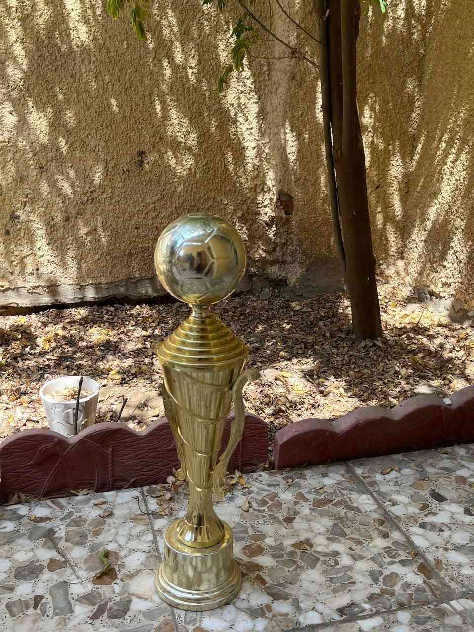 كؤوس للبيع
العدد: أربعة،، اثنين حجم كبير واحد متوسط واحد صغير 
السعر خاص او اتصال على الرقم ***********

