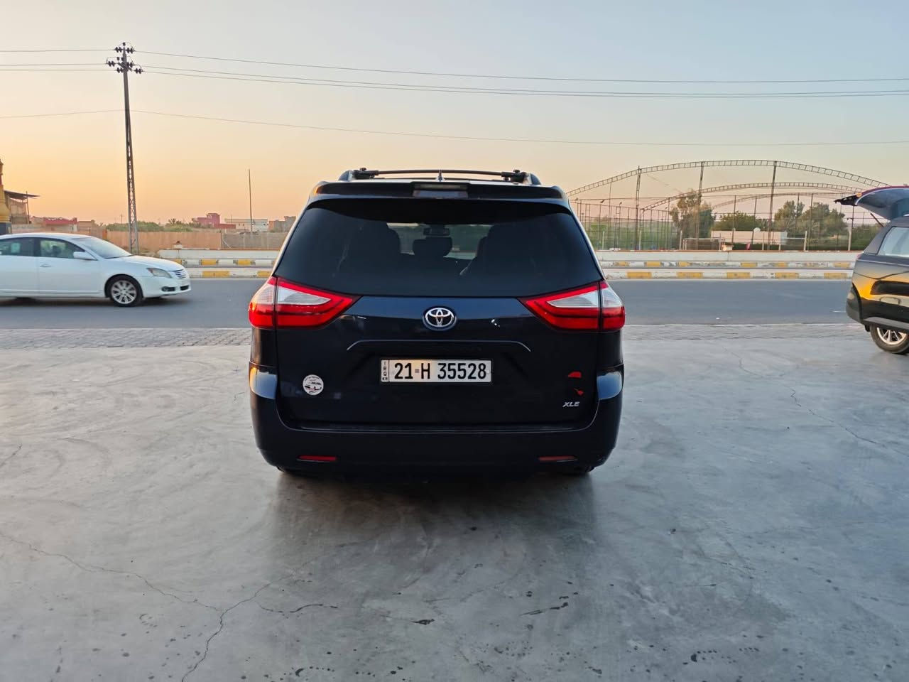 بسم الله الرحمن الرحيم.. 
سيينا 2018 XLE
للبيع... 
السعر  18.000$ وبي مجال بسيط
جاهزة من كلشي
ماتصرف عليها ولادينار
السونار مرفق بصورة
***********
