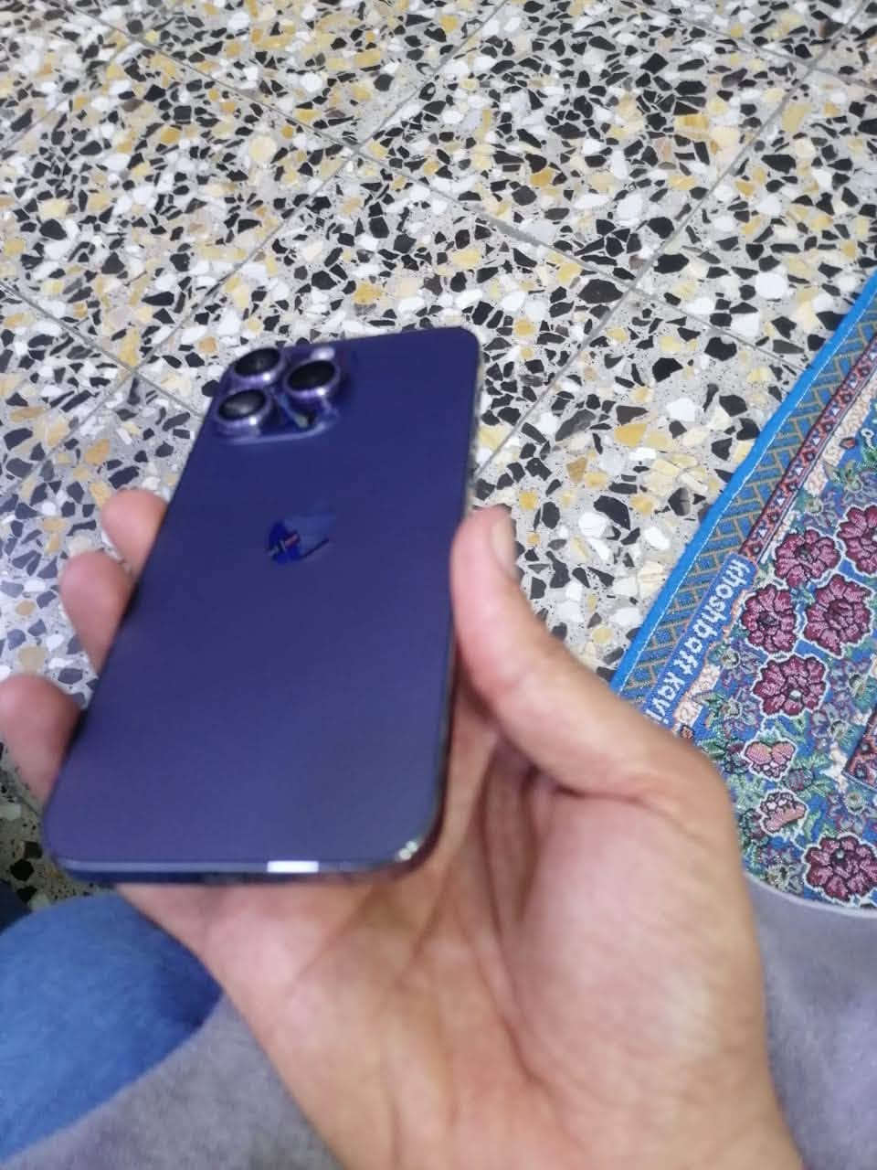 السلام عليكم الجهاز نظافة فول قفله 900 الف *********** شهداء السيديه

نص مكتوب في الصور:
- حول الاسم iPhone إصدار iOS 26.6.2 اسم الطراز iPhone 14 Pro Max رقم الطراز MQ9X3QL/A الرقم التسلسلي L6LYD66TWR انتهت صلاحية التغطية الأغاني 0 الفيديوهات 7 الصور 356 التطبيقات 22 السعة 256 غ.ب. متوفرة 203.49 غ.ب.
- 8:11 حالَة البطارية والشحن كما هو الحال مع البطاريات القابلة لإعادة الشحن، بطارية الهاتف قابلة للاستهلاك وتصبح أقل فاعلية مع الوقت. معرفة المزيد... 95% الحد الأقصى للقدرة هذا قياس لقدرة البطارية مقارنة بقدرتها عندما كانت جديدة. قد تتسبب القدرة المنخفضة بتقليل ساعات الاستخدام بين عملية الشحن والأخرى. أقصى قدرة للأداء ستساعد الأنظمة المضمنة في النظام والمكونات في تخفيف آثار الأداء التي قد تلاحظها أثناء التقدم الكيميائي في عمر بطارية iPhone. شحن البطارية المحسن للحد من استنزاف عمر البطارية، يتعلم الـ iPhone من عادات الشحن اليومية، بحيث ينتظر ولا يتجاوز 80% حتى يحين موعد حاجتك إلى استخدامه. الشحن بالطاقة النظيفة في منطقتك، سيحاول iPhone التقليل من