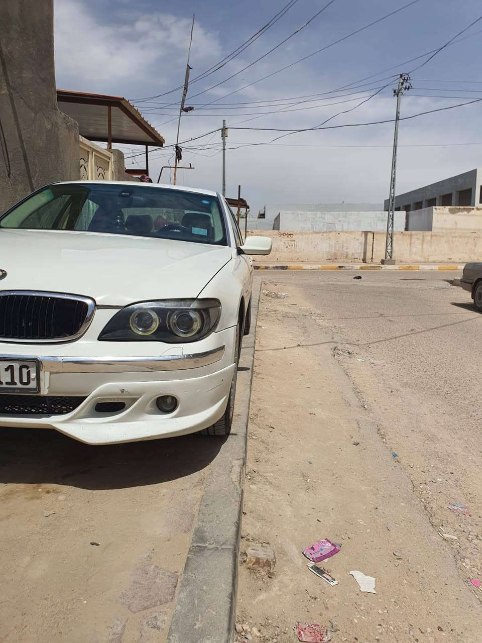السلام عليكم باخره موديل ٢٠٠٨ سيارة خليجي BMW بيها طخات ومبدل باب فقط نفس الون سيارة صوليه رقم أربيل مداور ثاني يوم السعر 132 وبيه مجال مكان السياره ناصريه رقم صاحب لسياره ***********
