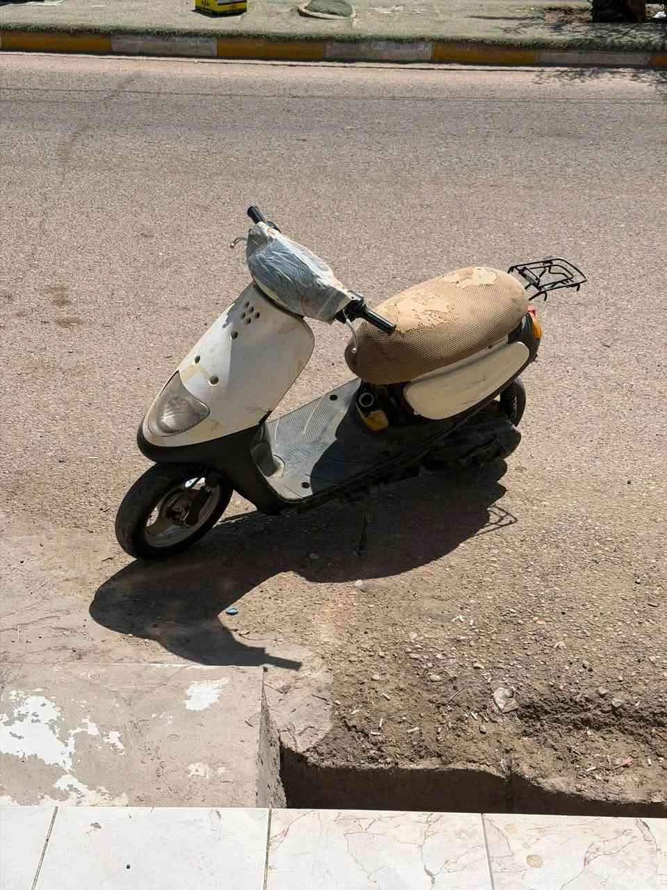 دراجه ٦٠ كلشي شغال بيها عوزها ترتيب كفرات
السعر نهايه ١٥٠ 
*********** الغراف

