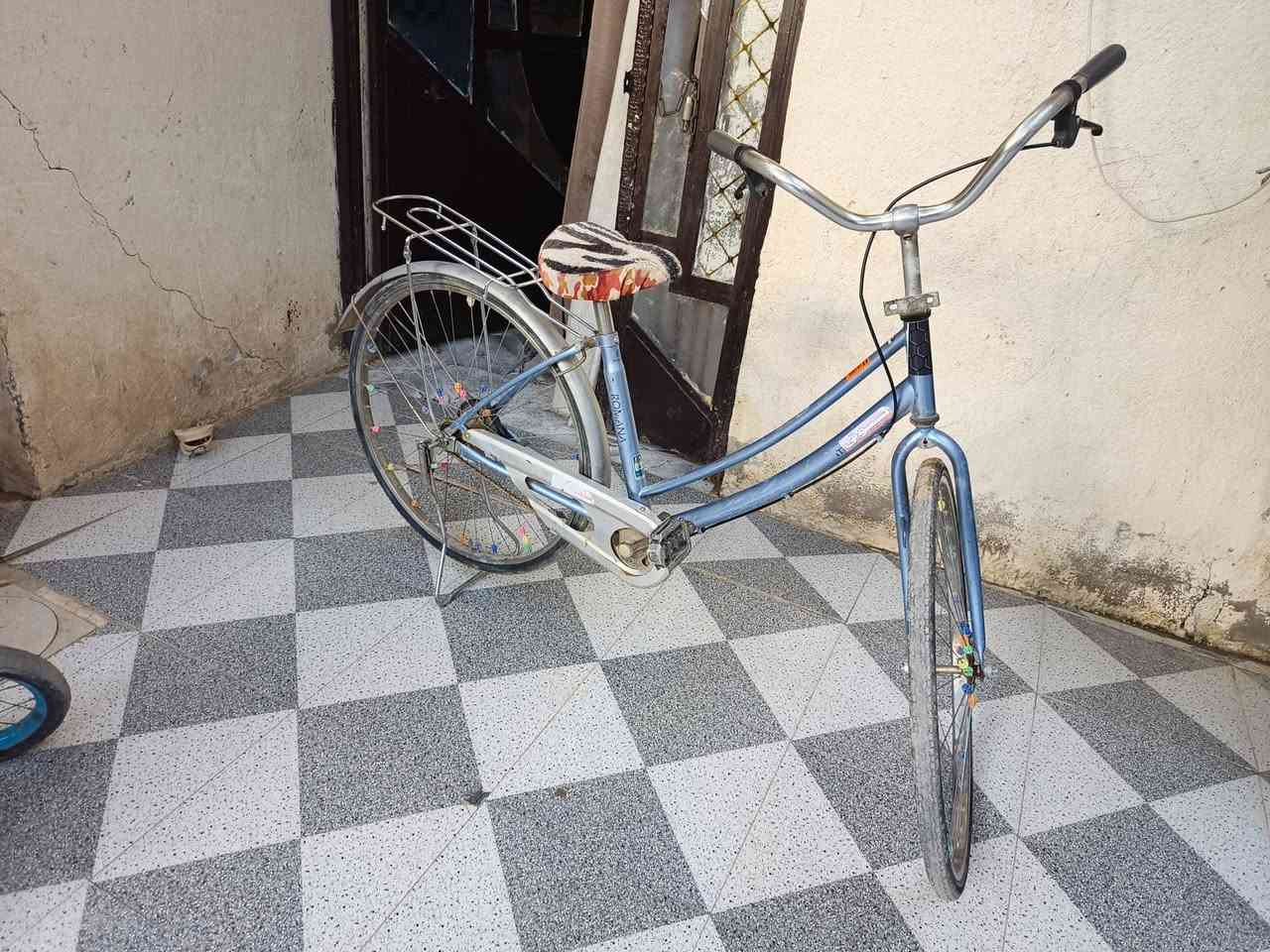 بيسكل البيع حجم 26 سعر 60 وبي مجال ***********
