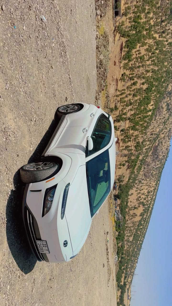 هيونداي كونا Electric موديل 2023 كهرباء بالكامل بدون بنزين وبدون زيت محرك بطارية ليثيوم كبيرة سعة 64 كيلوواط المدى بالشحنة الواحدة حوالي 550 كم سيارة نشطة وسريعة بالتسارع عداد ديجيتال شاشة وسطية كشنات جلد كهربائية مع تدفئة بصمة أبواب وتشغيل عن بُعد گير أزرار هاند بريك كهربائي أوتو هولد مثبت سرعة تفاعلي تحديد مسار وتوقف ذاتي رادار أمامي وخلفي رادارات جانبية مانع انزلاق وضعيات قيادة: Sport – Normal – Eco شفتات للتحكم بالتباطؤ واسترجاع الطاقة تحكمات ستيرن شاحن وايرلس ومداخل USB Wheel Caps كروم حادثها باب خلفي فقط مبدل بنفس اللون الإيرباكات كلها سليمة السعر: 132 ورقة وبيها مجال للاستفسار: ***********  
مكان السياره: بغداد
