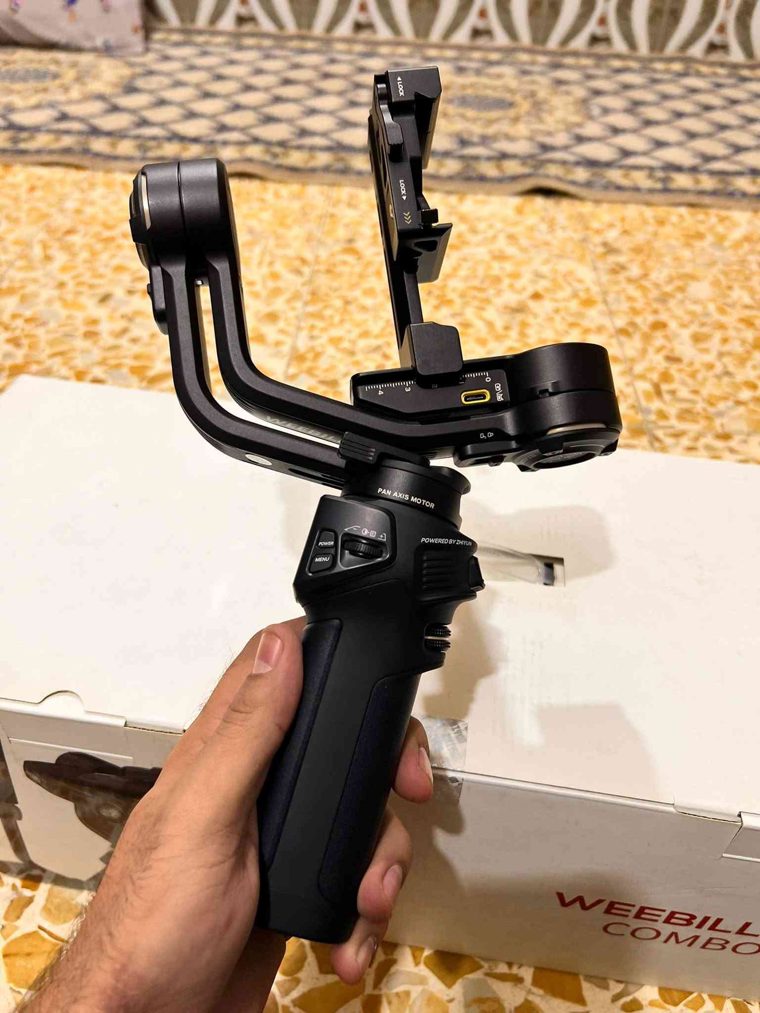 سوني A7 III • عدسة 24-70 F4 • شبه جديدة