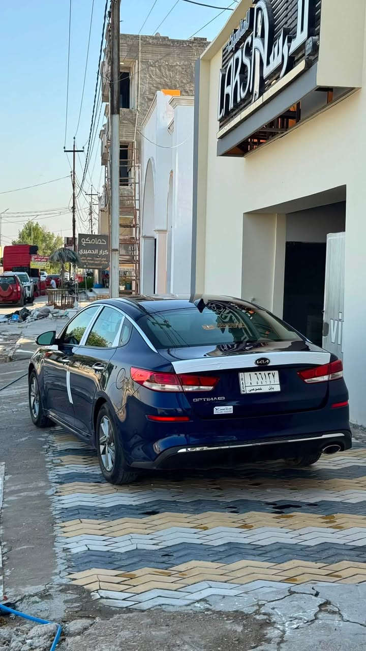 السلام عليكم
اوبتما 2019 FE نيلي 
حادثة موضح بالمنشور كلش بسيط بدون ايرباك 
ماشية 85,000mi
السيارة جاهزه وجديده 
مواصفاتها معروفه شاشه وكاميرا تحديد مسار رادارات جانبية وامامي والباقي معروف 
السعر:120 وبيها مجال 

مكان السيارة بالحله / قرب مجسر الثورة 
***********
