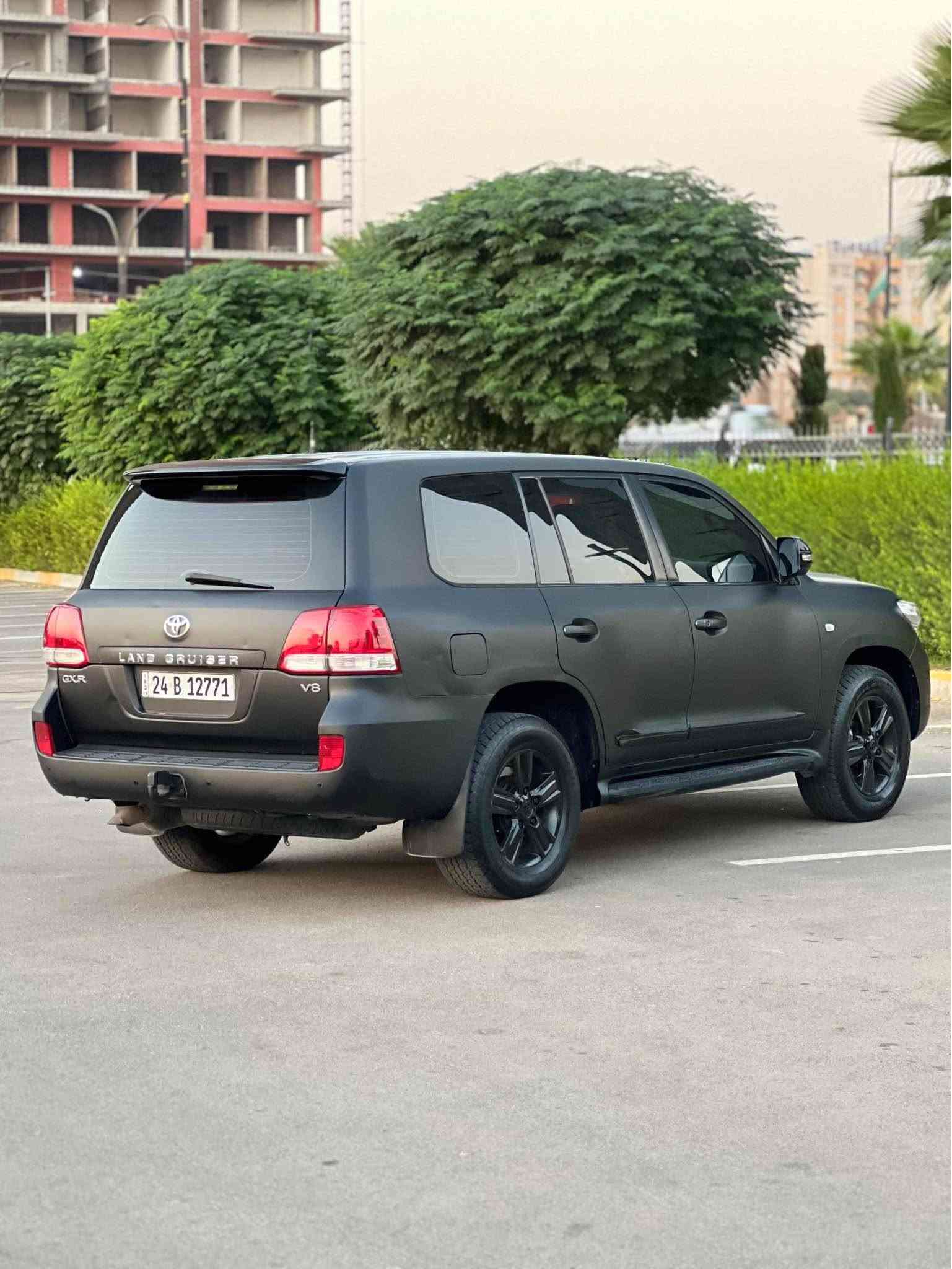 لاندكروزر GXR • ٢٠١٠ • V8