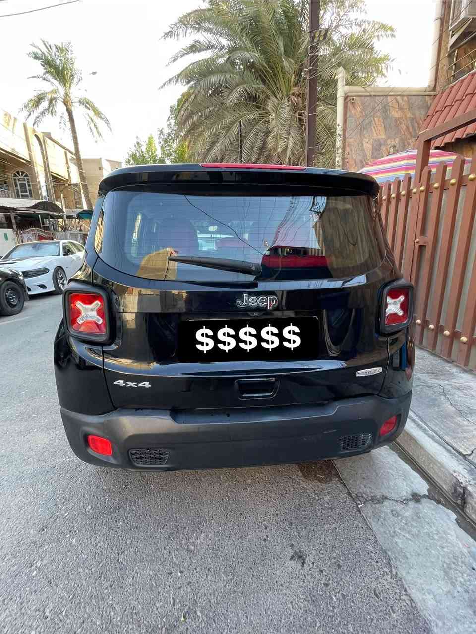 السلام عليكم   للبيع جيب رينجيد موديل 18 ماشيه قليل65 الف كم جديده مال بيت معتني بيها 
فول مواصفات عدا (بانوراما؛)——  رقم بغداد انكليزي باسمي تحويل سريع وهزه جديدة 
 فور ويل + تبريد ثلج +كشنات تدفئه وستيرن تدفئه +كشن سائق كهربائي +5وضعيات قيادة + سايد بريك دكمه  +بصمه وبصمه تشغيل عن بعد +داخل جلد احمر  محرك2400 وكير كفاله سياره وضع شركه حيل نظيفه بدون شخوط
ضرر مثل ماموضح بل صور ضرر بسيط جدا بدون دواخل وبدون نقص — السعر 118 بيها مجال
مكاني بغداد الكرادة
***********
