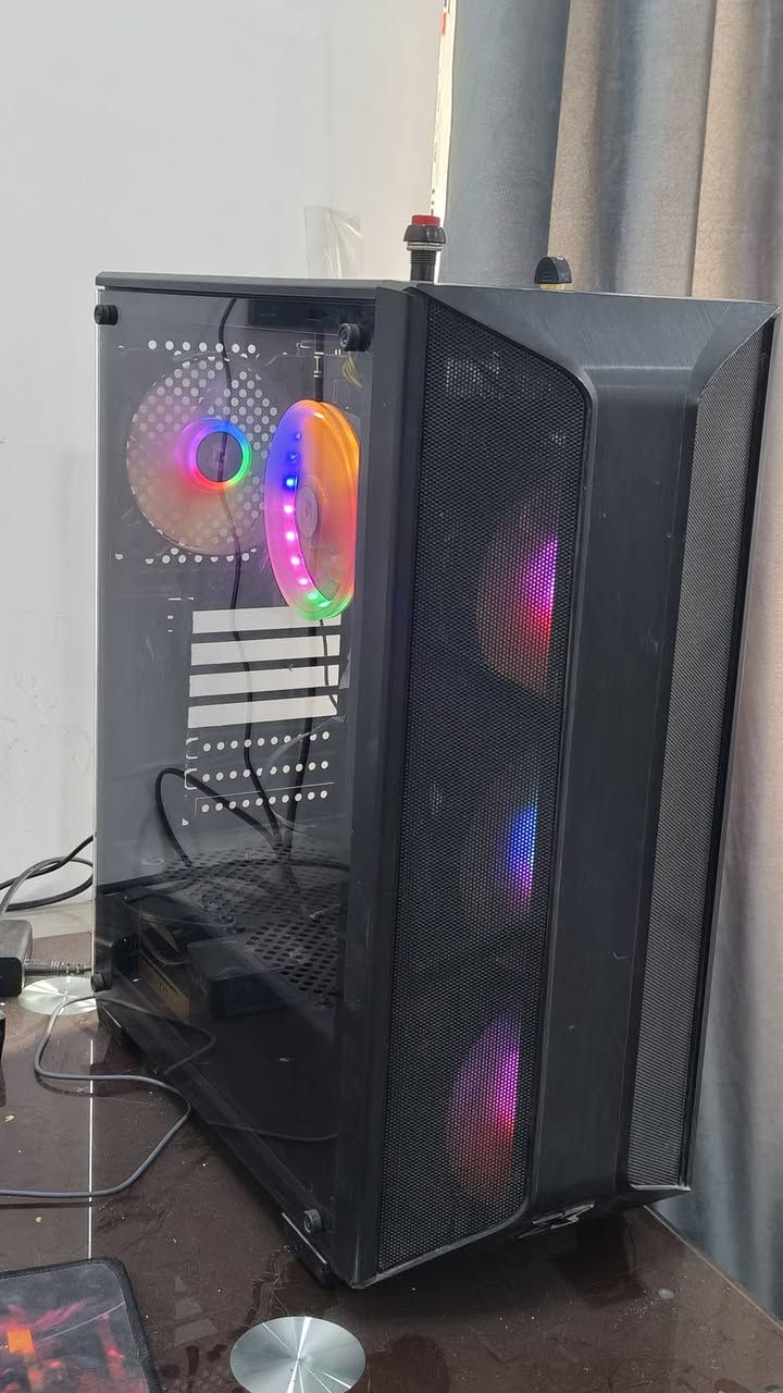 Pc للبيع
 كامل متكامل ونظيف 
مواصفات الكيس
​المعالج: Ryzen 5 PRO 3350G
​المذربورد: ASRock B450M Pro4-F
​الرامات: 16GB
​التخزين: SSD M.2 256GB (سريع جداً)
​كرت الشاشة : مدمج 
​الشاشة: سامسونج 24بوصة IPS (75Hz)
يو بي اس 
وماوس وكيبورد هدية

ملاحظة اني جمعت الحاسبة وحتى اغلب الكراتين موجودة
واني اشتريت لابتوب علمود الدراسة وتركتها

السعر : صراحة اني منقطع عن الحاسبات والاسعار
فأنطيني السعر الي يفيدك
+تكدر متاخذ الشاشة لان لسا استفاد منها
مكاني بابل واكو توصيل 
رقمي ***********
