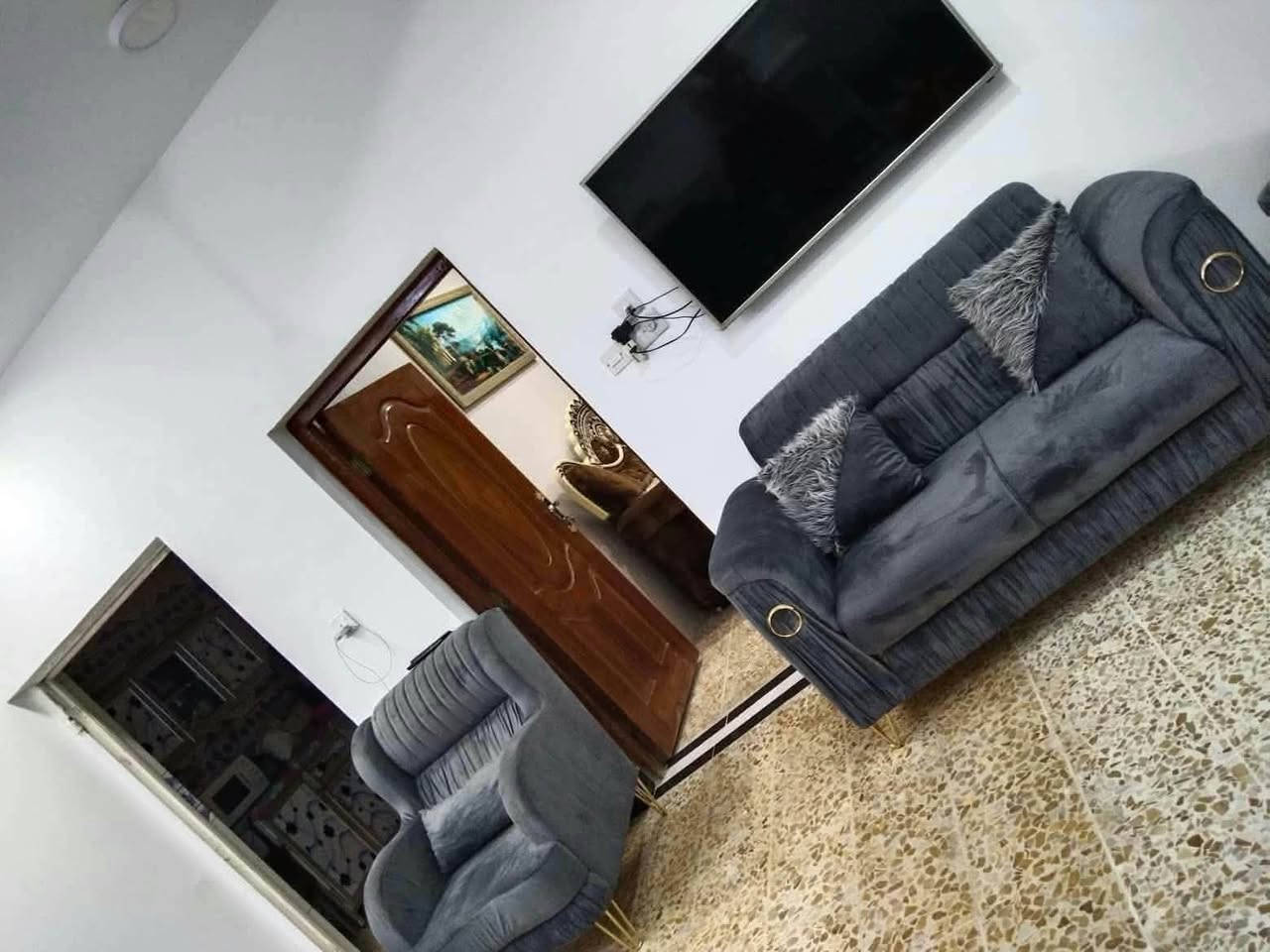 غراض للبيع كل شي بسعره *********** وات ساب موجود
