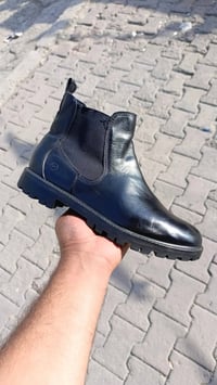 السلام وعليكم بوت رسمي جلد طبيعي قياس 42 عنوان بغداد البياع ‏‪07763134...