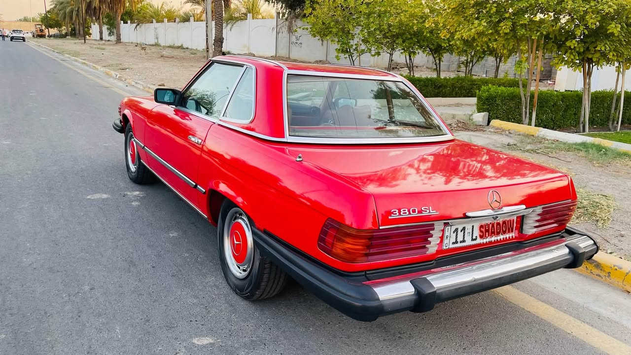 للبيع مارسيدس sl
موديل1982
محرك 8 سلندر380
 كير اوتوماتك
السيارة جديدة جداً مابيها اي نقص 
كشف قمارة حديد وقمارك جلد 
السعر 139$
مكاني بغداد الكرخ
رقم بغداد انكليزي وهزة جديدة
للاستفسار الاتصال صاحب السيارة
***********
