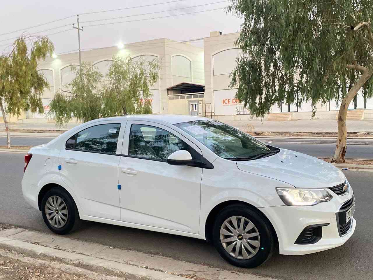 شوفرليت افيو ٢٠١٩
خليجي مكفول كفالة عامة باقية ب حالة وكالة شرط ماشية 90 الف محرك 1600 مرغوب گير AT گير عادي و اوتو شاشة و كاميرا خلفي 360 درجة جامات كهربائي و اوتو لايتات ليد 
بدون صبغ بدون بارد بدون شخوط او رصعة
سيارة جديد مال جناي سيرفس كامل مكمل جديد طايرات و باتري مبدل محرك و گير و تبريد و حدادي شرط 
سنوية و رقم جديدبأسمي لحد 2031 هزة جديد
مكان سيارة اربيل 
رقم موبايل او واتس اب: *********** أربيل, العراق
