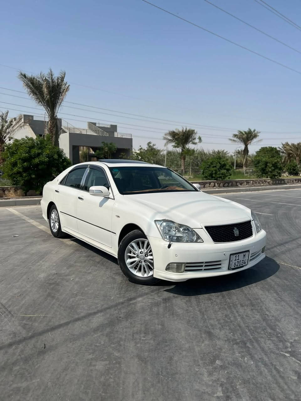 السلام عليكم 
شاهينه 
مديل 2004
شاصي ٨٢ جبير@
مكاني نجف الكوفه 
قرار ٤٨
كفاله عامه 
كشن كهربائيه
بصمه سوده
٣دكم
كامره دواره
حساس امامي خلفي
تحكم خلفي
كرستال سياره
لايت دوار
تحكم ستيرن كهرباء
شاشه🥈
تبريد ثلج وتدفئه
حداديه فول
تحوير فوك و جوه نجف
كشنات كارتون
دواخل صاج اسود
 السعر 165 و بيها مجال
***********

نص مكتوب في الصور:
- CROWN