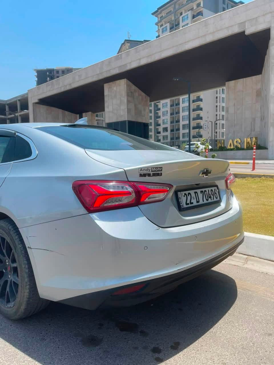 وعليكم السلام حبيبي 🌹

السلام عليكم من رخصة المالك 🚘🔥

شفروليه ماليبو موديل 2020 LT للبيع وبسعر مناسب جدًا 💯
🔹 رقم أربيل باسمي
🔹 محرك 4 سلندر 1500 تيربو وكفاله مكينة كير
🔹 كير اوتو 
🔹 مواصفات LT
🔹 تشغيل بصمة
🔹 شاشة وسطية
🔹 كاميرا خلفية
🔹 حساسات خلفية
🔹 مثبت سرعة
🔹 مكيف تبريد ممتاز ❄️
🔹 مقاعد مريحة وداخلية مرتبة
🔹 سيارة عملية واقتصادية بالبنزين
🔹 جاهزة للاستخدام اليومي والسفر

📍 رقم أربيل باسمي
💰 السعر مناسب  ارسل رقم واحد ليصلك السعر 
وشكرا لكم على تفاعلكم وتنورونا بكل وقت🌸

للاستفسار والمعلومات أكثر راسلني خاص 📩 
*********** المكان بغداد
