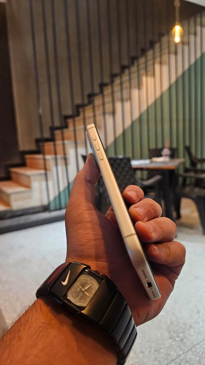 آيفون ١٧ برو ماكس • ٢٥٦ • بطاريه ١٠٠