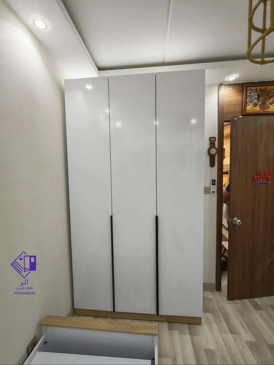 غرفة شبابية بتصميم عصري 🤍✨
مزيج أنيق بين الأبيض والصاجي، بتفاصيل عملية ومرتبة تناسب الشباب.
🛏️ سريرين نفر
🚪 كنتور 3 أبواب + ملحق بتطعيم أنيق
📚 مكتبة عملية
🗄️ كومدي بالوسط
✨ تفصال حسب الطلب وبأبعاد تناسب المساحة
شركة أثر للأثاث الحديث
📞 ***********
📍 تفصال وتجهيز داخل مدينة بسماية
#أثر_للأثاث_الحديث #غرف_شبابية #غرف_نوم #أثاث_حديث #بسماية

نص مكتوب في الصور:
- 0774043030
- أثر للأثاث الحديث ***********