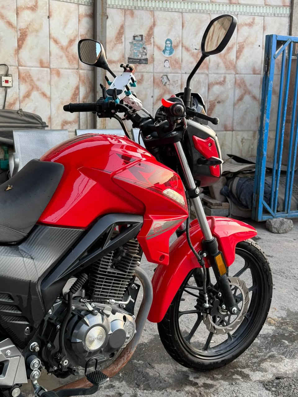 السلام عليكم... دراجه Rk للبيع موديل 2025
حجم 200cc دراجه نضيفة وحلوة وكاعدة مثل ما موضح بصور دراجة رقم اربيل ب اسم المعرض السعر 2350 وبيه مجال للشراي للاستفسار هذا رقمي:***********
المكان بغداد الكمالية
لمعلومة الدراجة مداريها على ايدي دهن وبانزين درجى اولى ، والدراجة ما مشتغلة دلفري
**
