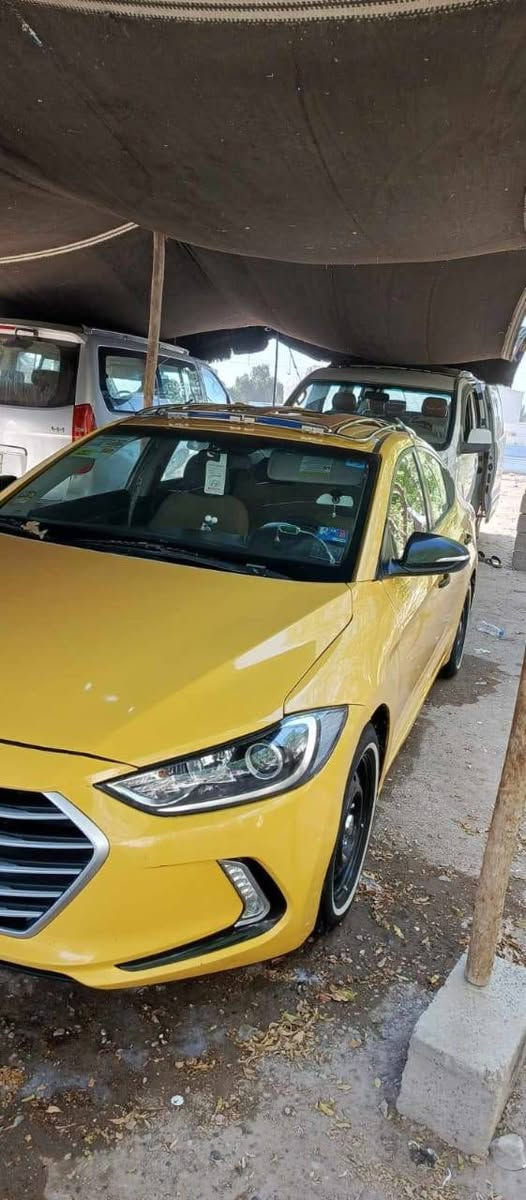 النترا ١٨ سياره جديده السعر ١١٠ وبيها مجال واذا اكو مراوس ستاركس ٩ ١٠ اراوس مكاني ديوانيه ماجاوب عل تعليقات اتصل وادلل ***********

