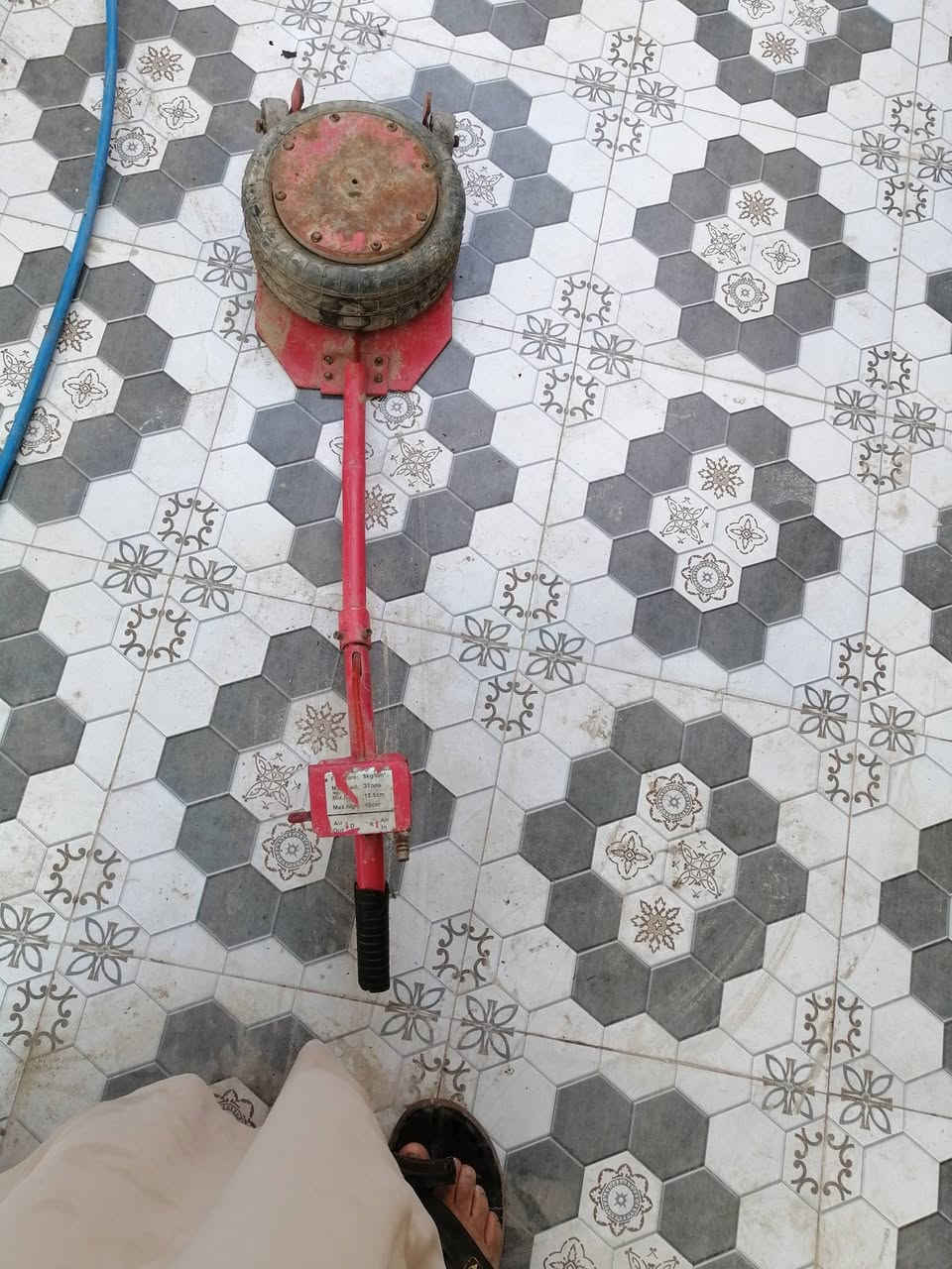 سلام عليكم  اخواني محال بنجر كامل للبيع الاجهزه استعمال شهر واحد فقط كله جديد 
الملحقات 
خالعه حجم جبير 
شالخه 
كبريسر عدد 2
جهاز بلنص 
جكات عدد 2
صوندات كامله 
وكافه ملحقاتها محل كامل جيب وشتغل 
الاستفسار ع الرقم واساب فقط ***********وبخدمتكم العنوان السماوه الخضر
