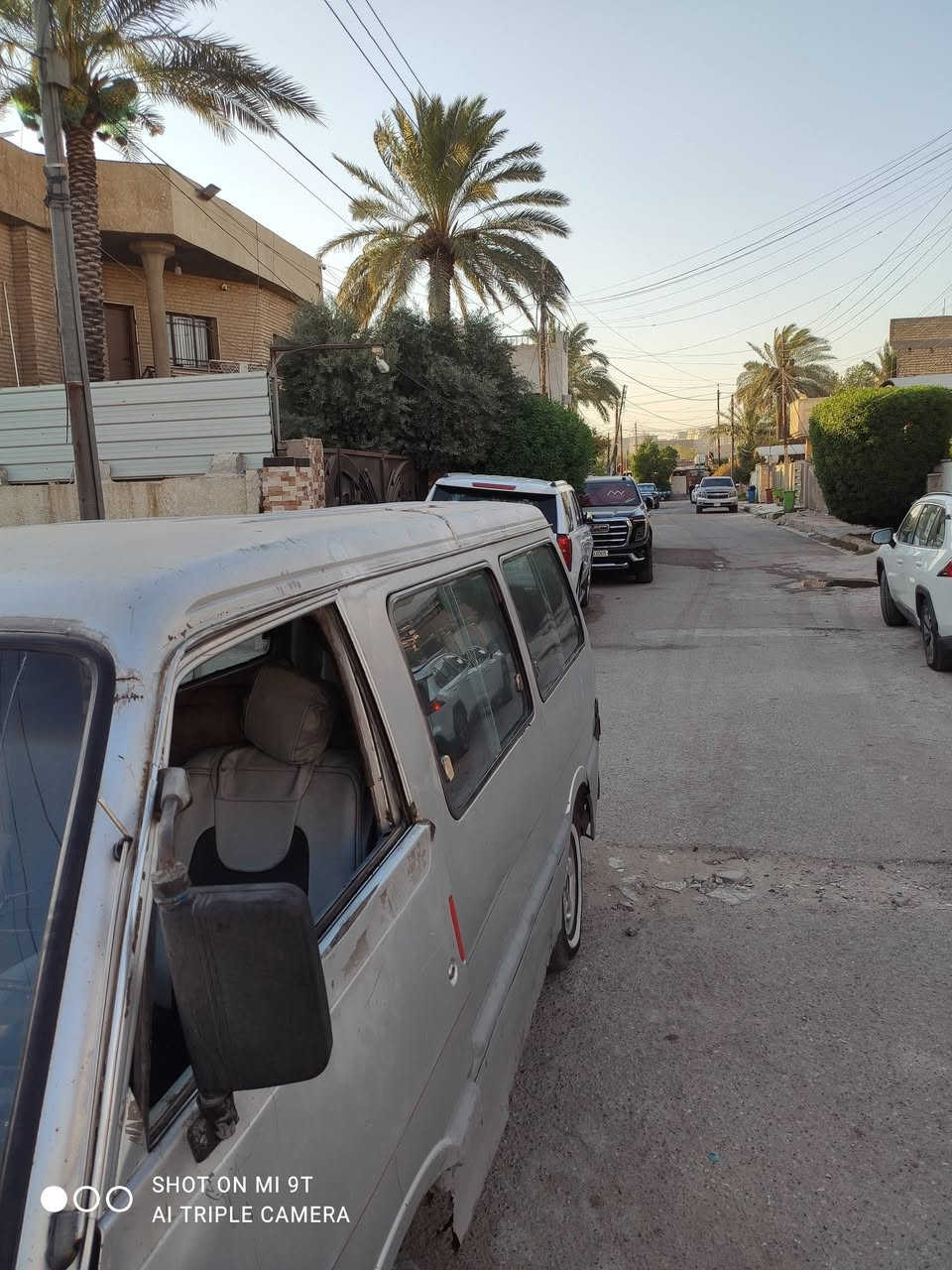 أعادت النشر بسبب الوعود الكاذبة
السلام عليكم سياره للبيع سياره راعيها موجود اذا تحويل يحول بس وكاله ماكو تريد بس مكاتبه اني عندي بيها وكاله رقم بغداد الماني سنويه لنهاية هاي السنه سياره البم كام فتحته وديته جفته وجبته شديته بس مااعرف اسنتره تريد تجيب ابو بمات يشغلها وتاخذها تريد تأخذها سحب محرك تبخير بدون تنقيص السعر 20وبيها مجال المكان بغداد حي الجهاد الرفاق 
الرقم//***********

نص مكتوب في الصور:
- SHOT ON MI 9T AI TRIPLE CAMERA