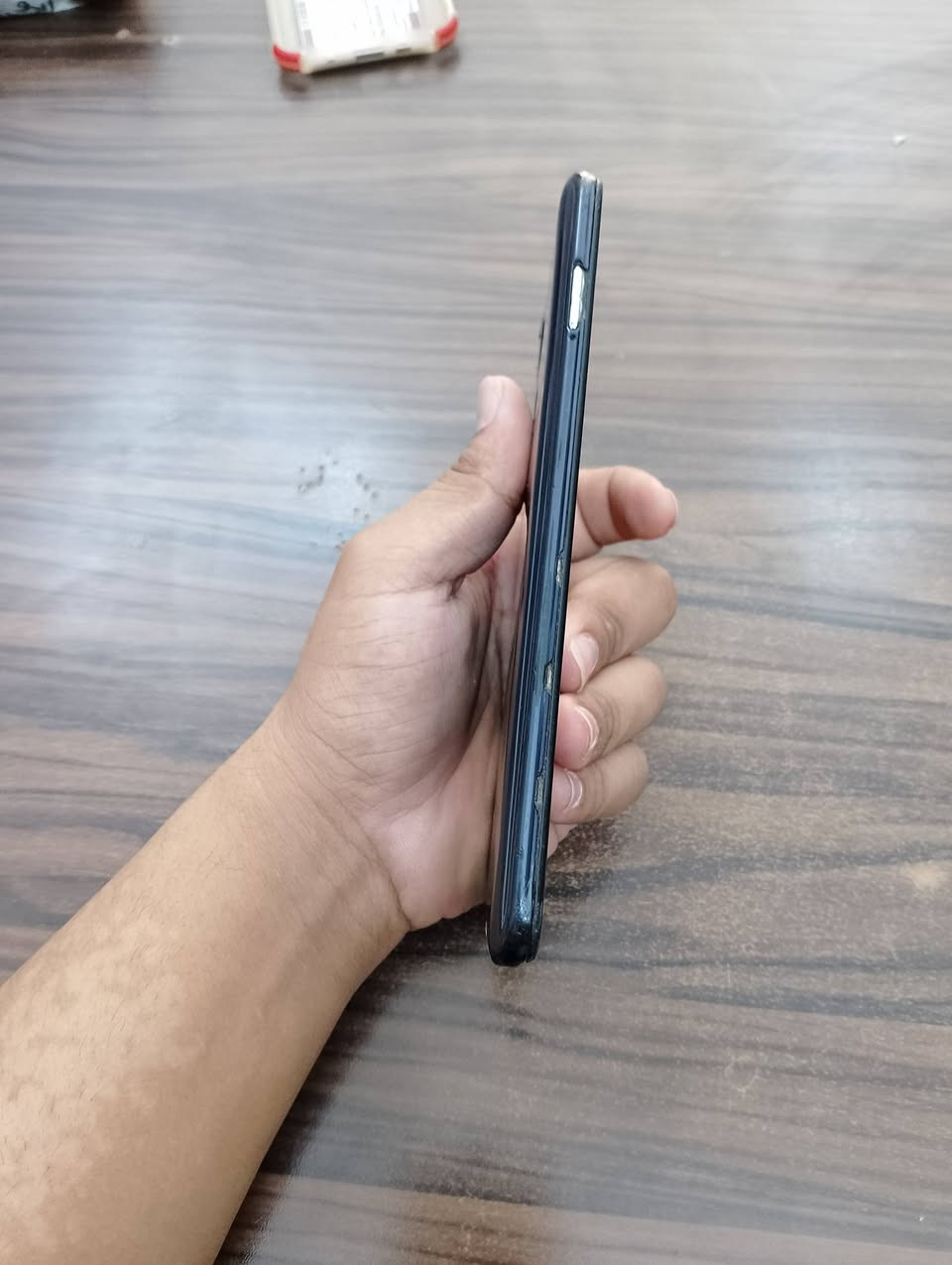 سلام عليكم اسمA05 عليكم جهاز البيع سعر 65 الف جهاز بس شاشه ممدله ذاكره جهاز 64 شاشه بيه فطر ما مثره.  رقم جهاز *********** تواجد واتساب فقط مكاني كاضميه شارع عروبه
