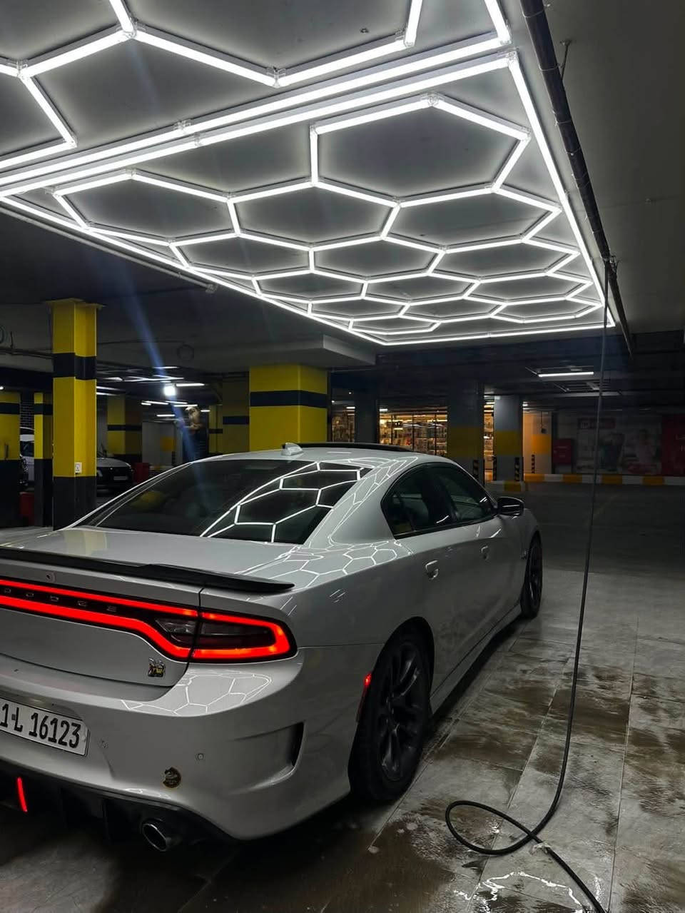 دوج جارجر سكات باك للبيع
(Dodge Charger Scat Pack) - موديل 2022 

سيارة بقمة النظافة وجاهزة للمشتري:
 النوع والفئة: دوج تشارجر سكات باك 
(Scat Pack)
 الموديل: 2022
 المحرك: 8 سلندر (V8)
  وارد أمريكي
 اللون: رصاصي مميز
 الرقم: بغداد (جاهزة وتحويل مباشر)
 المسافة المقطوعة (المشي): 18 ألف ميل فقط
لتواصل اتصال على هذا الرقم
رقم الهاتف ***********
