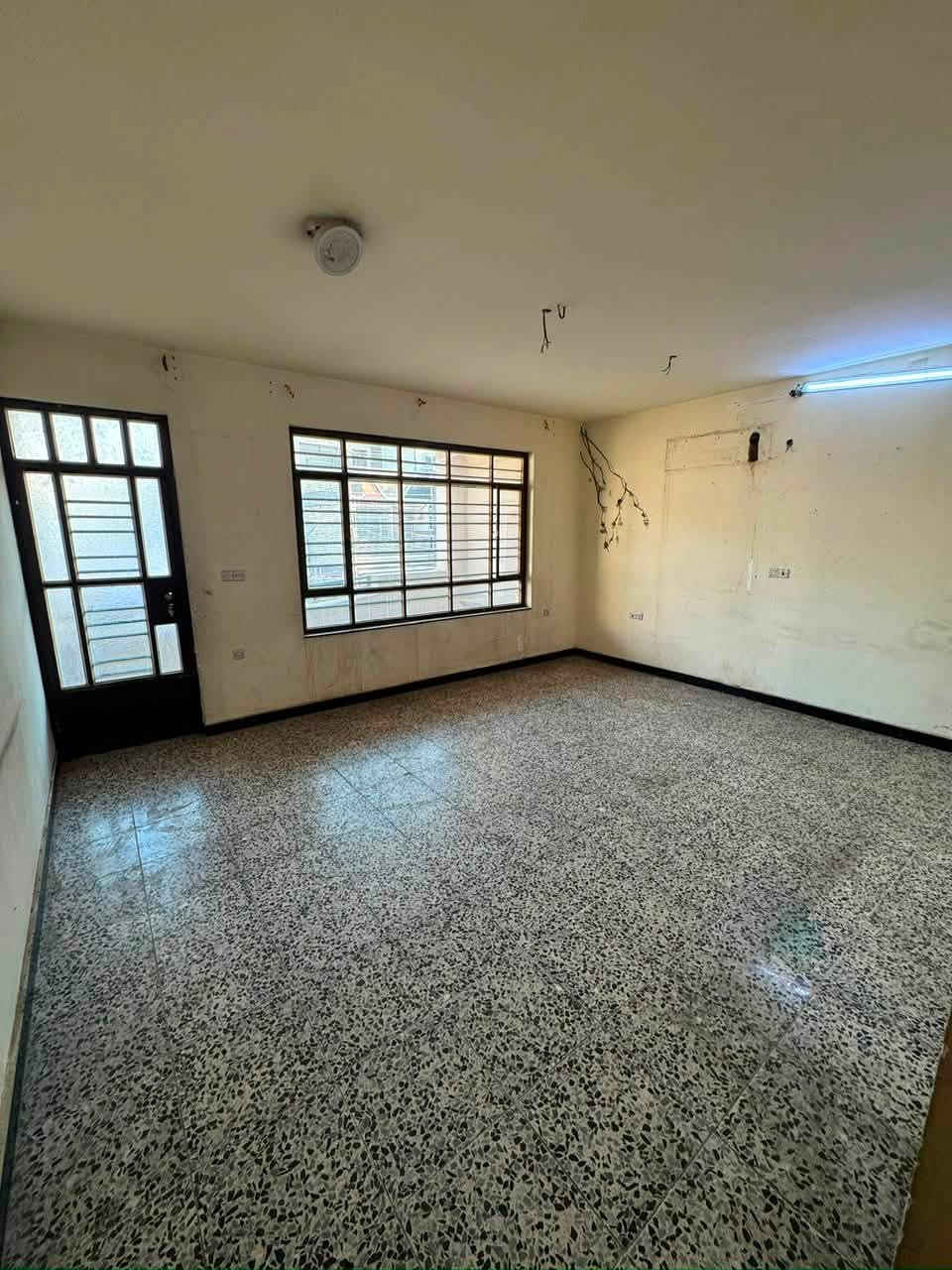 🏠 للايجار في السيدية
بيت مدخلين مساحة 130 متر، يحتوي على:
✅ صالة
✅ مطبخ
✅ حولي
✅ خدمات
✅ غرفتين نوم

💰 السعر مناسب

📞 للاستفسار: ***********
ارام للاستثمار والتطوير العقاري
