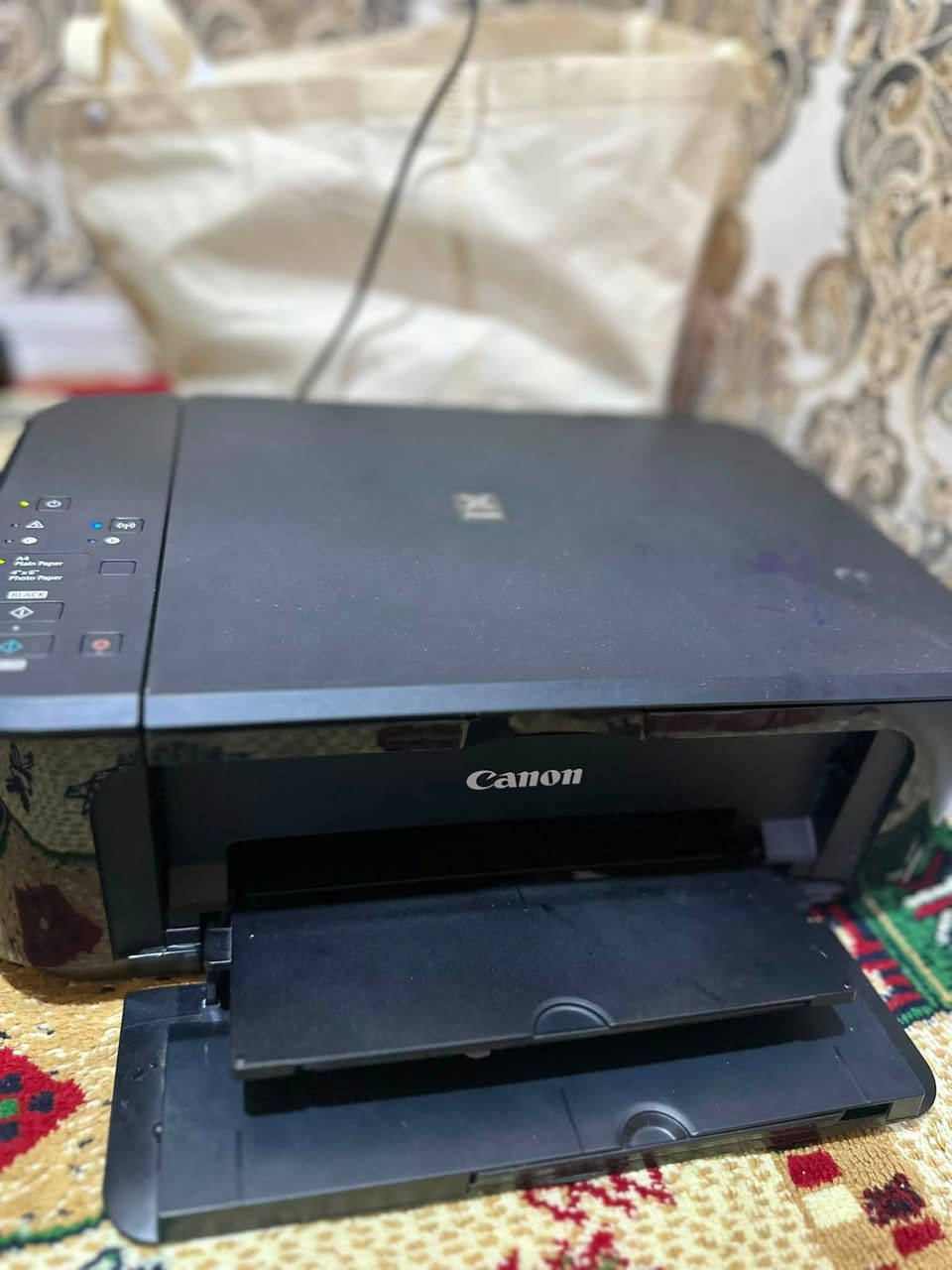 🖨️ طابعة Canon للبيع

✨ المواصفات:

* الماركة: Canon
* النوع: Inkjet – حبر حقن
* الطباعة: أسود وألوان
* تدعم ورق A4
* تدعم ورق الصور 4×6 تقريبًا حسب الموديل
* تعمل بأحبار سائلة (كاترج) وليست بودرة/تونر
* دقة الطباعة تصل إلى 4800 × 1200 dpi حسب الموديل
* سرعة الطباعة تصل تقريبًا إلى 7.7 صفحة/دقيقة أسود و4 صفحات/دقيقة ألوان حسب الموديل
* مناسبة للبيت، الدراسة والمكتب 📚
* الاستخدام قليل جدًا
* مشتريتها من أقل من شهرين
* الحالة ممتازة جدًا
* ما بيها أي خلل أو عطل وتعمل بصورة طبيعية ✅
* سبب البيع: للحاجة

💰 السعر: 60 ألف دينار عراقي
🔸 بيها مجال قليل 

📩 للجادين مراسلة خاص.
***********
