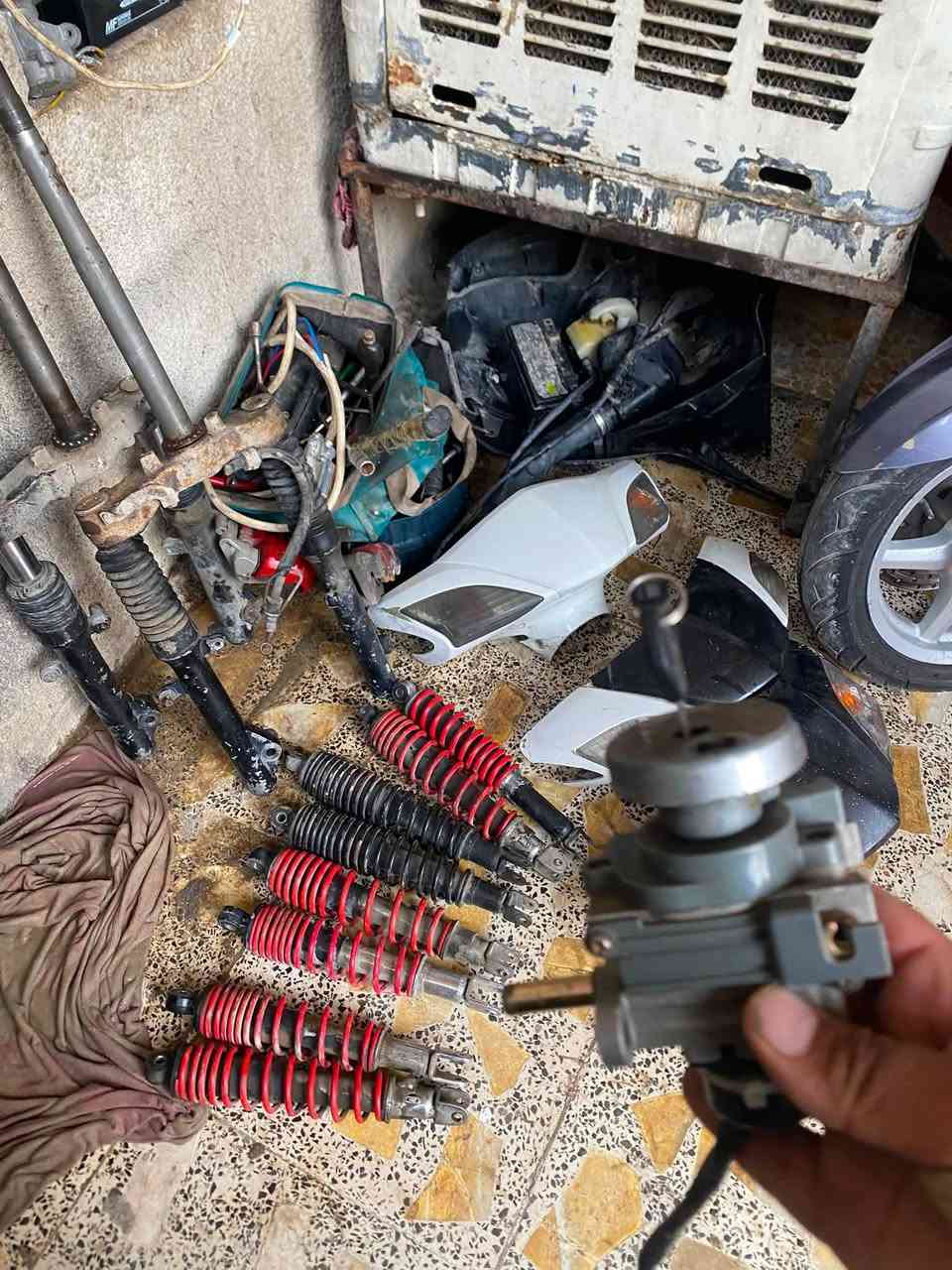 سلام عليكم غراض سكنس فحل كلا نضيف ومال تفصيخ  سعر دبل لخلفي ازوج 10 الحمر ولسود ازوج 15 قفل كصه نثيه كامله 10 كصه فحل كامله 
15 صدر امامي هوه ول ماشه 20 جوه سوك جوزه سكنس 15 بك لايت وصفاح مال فحل نضيف وشرط عل شغل 40 هوه وصفاح اسبعه مال مكينه 15 سبعه امال بجم 10,سبايدر فحل 15 غراض خير من الله رقمي ***********مكاني بغداد مدينه اصدر
