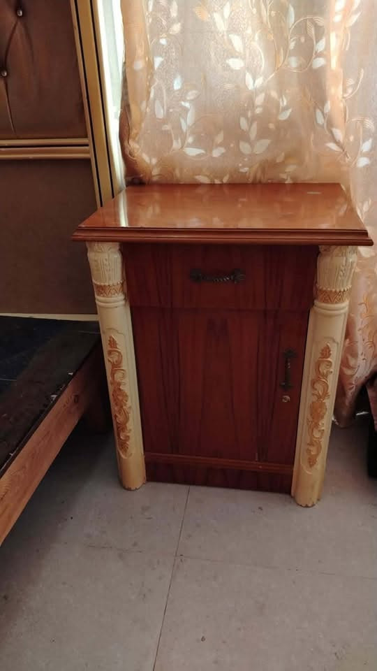 غرفة نوم صاج عراقي درجة اولى نظيفة رايدهة 600 وبيهة مجال حك الجية
رقم الهاتف : ***********
